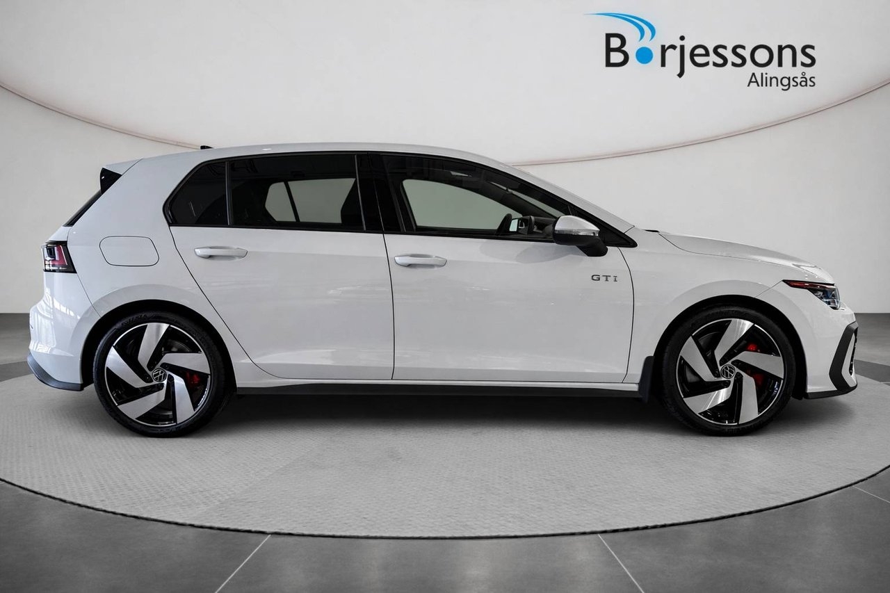 Volkswagen Golf GTI 265 hk 2027, bild 2/8