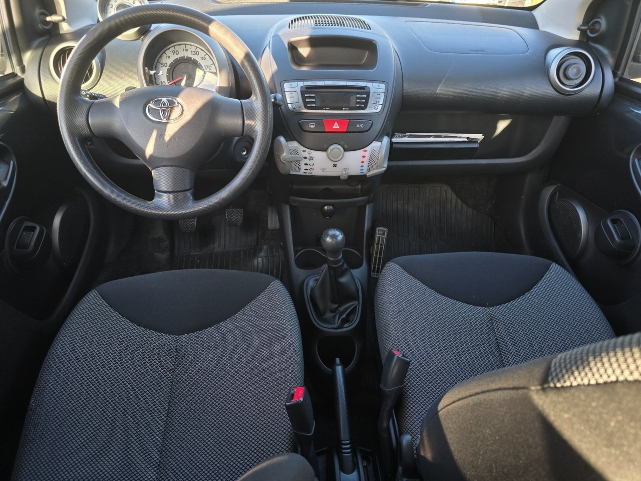 Toyota Aygo 5-dörrar 1.0 VVT-i Euro 5 2014, bild 7/10