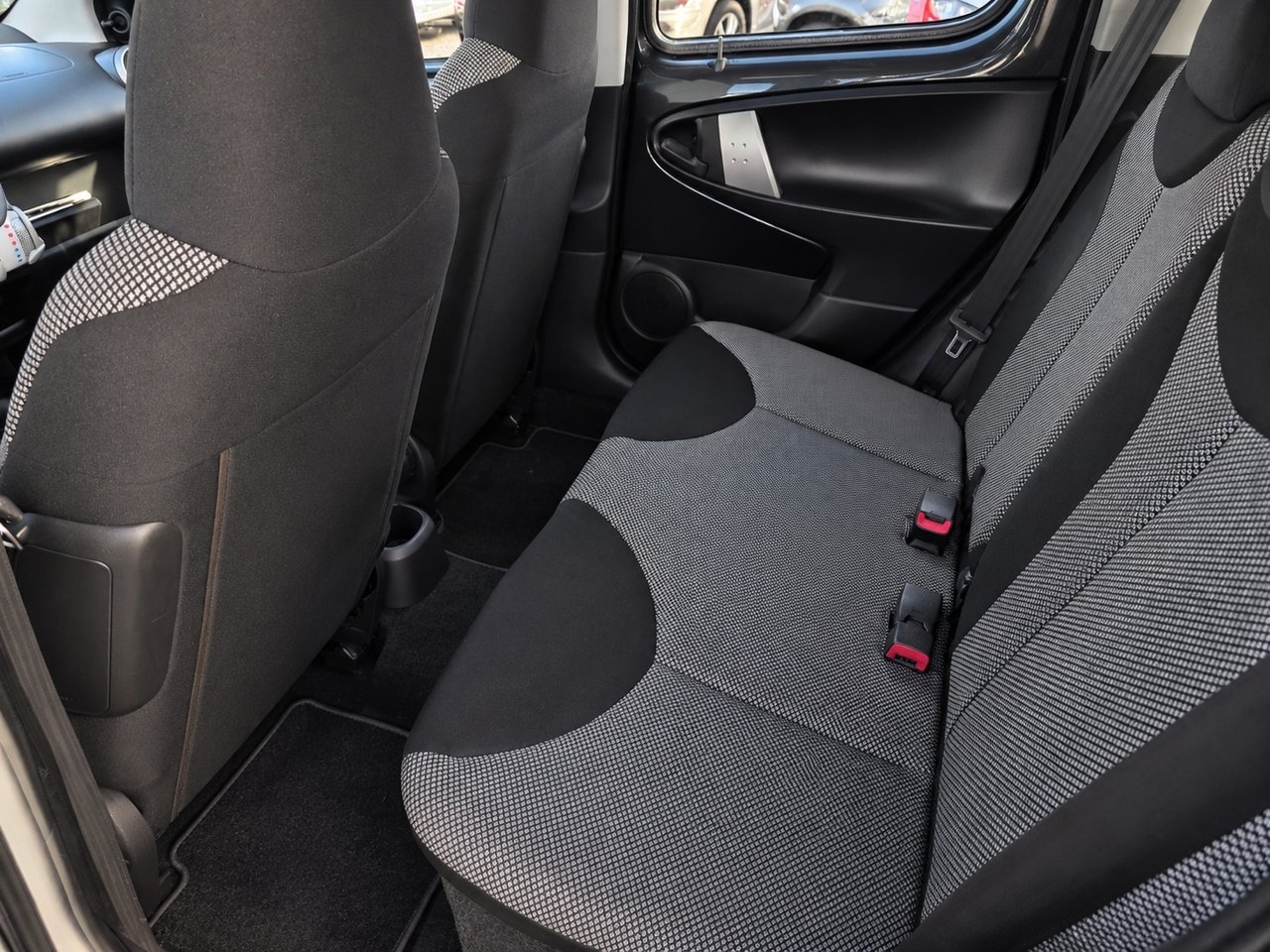 Toyota Aygo 5-dörrar 1.0 VVT-i Euro 5 2014, bild 6/10