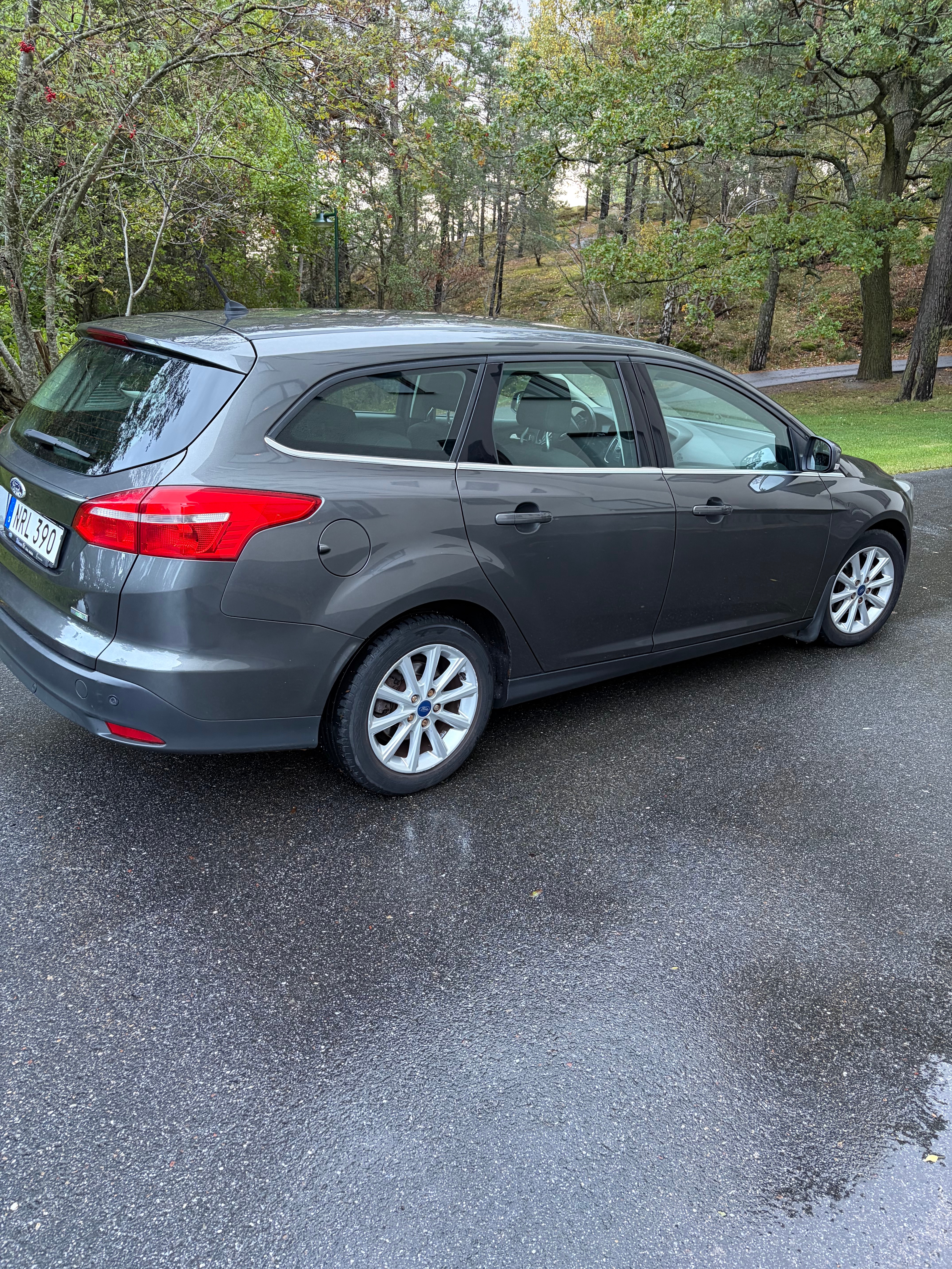 Ford Focus Kombi 1.0 EcoBoost Manuell 2016, bild 3/6
