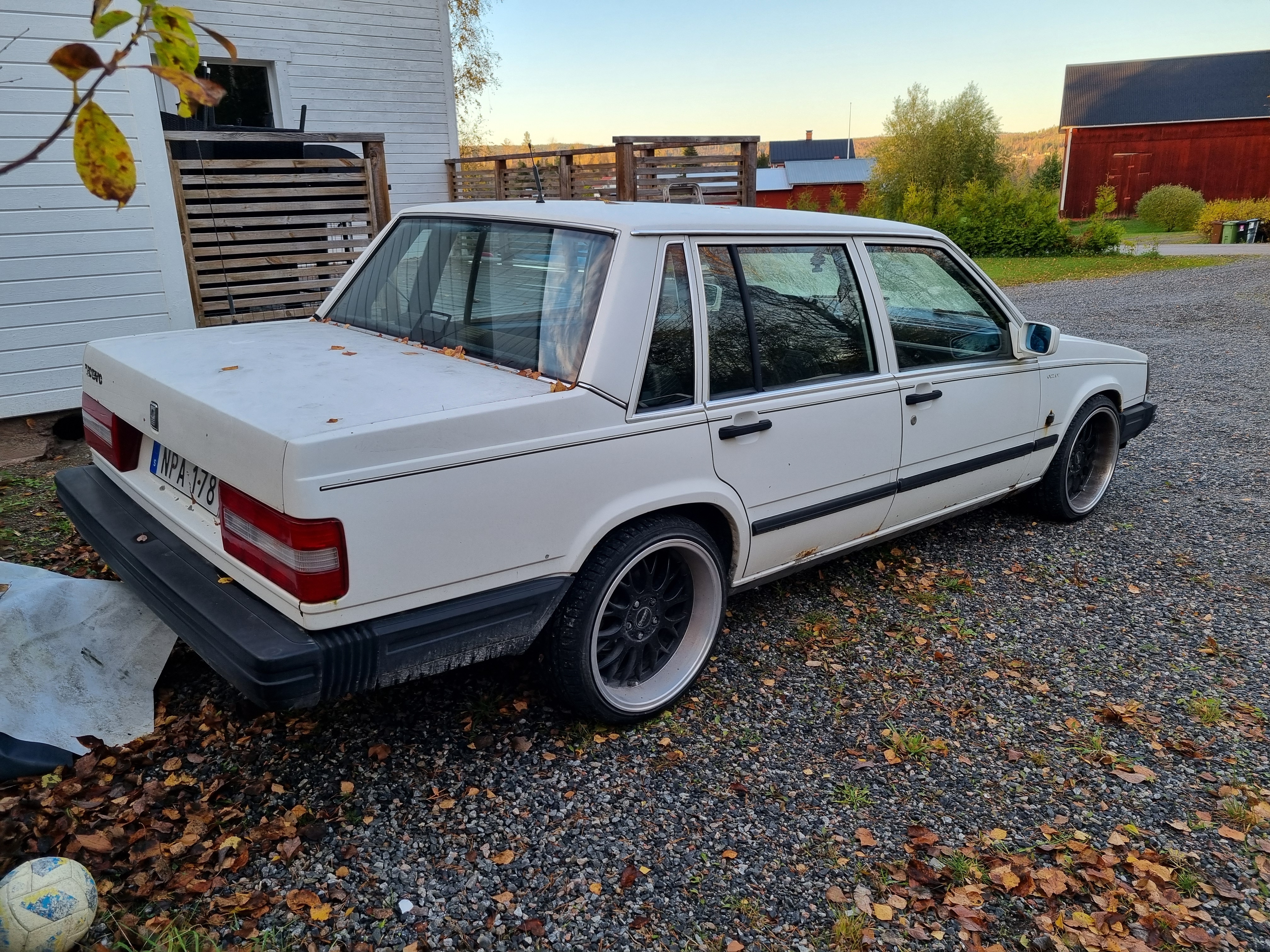 Volvo 740 2.3 Manual 1988, bild 2/3