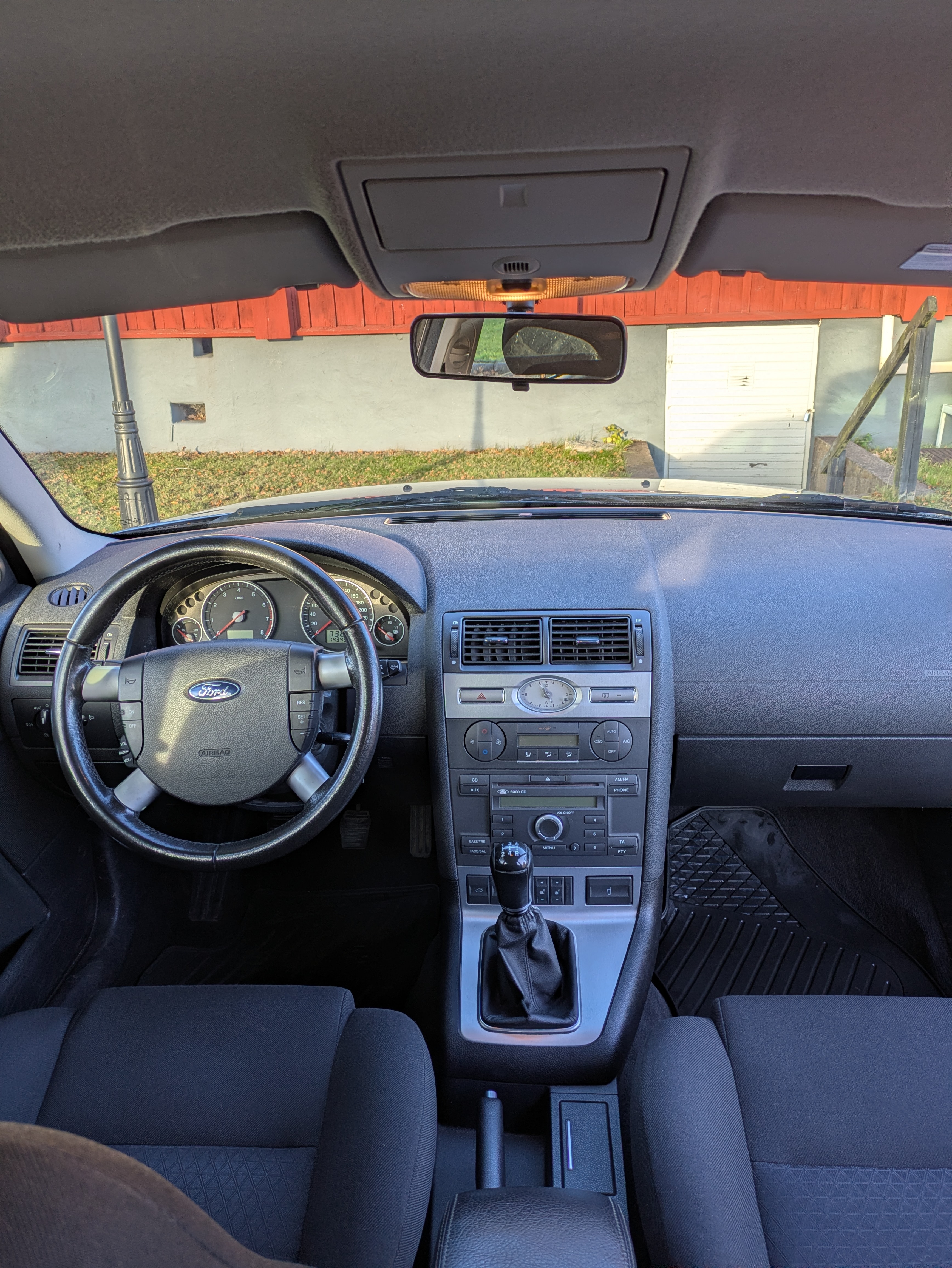 Ford Mondeo Halvkombi 2.0 Manuell 2005, bild 2/8