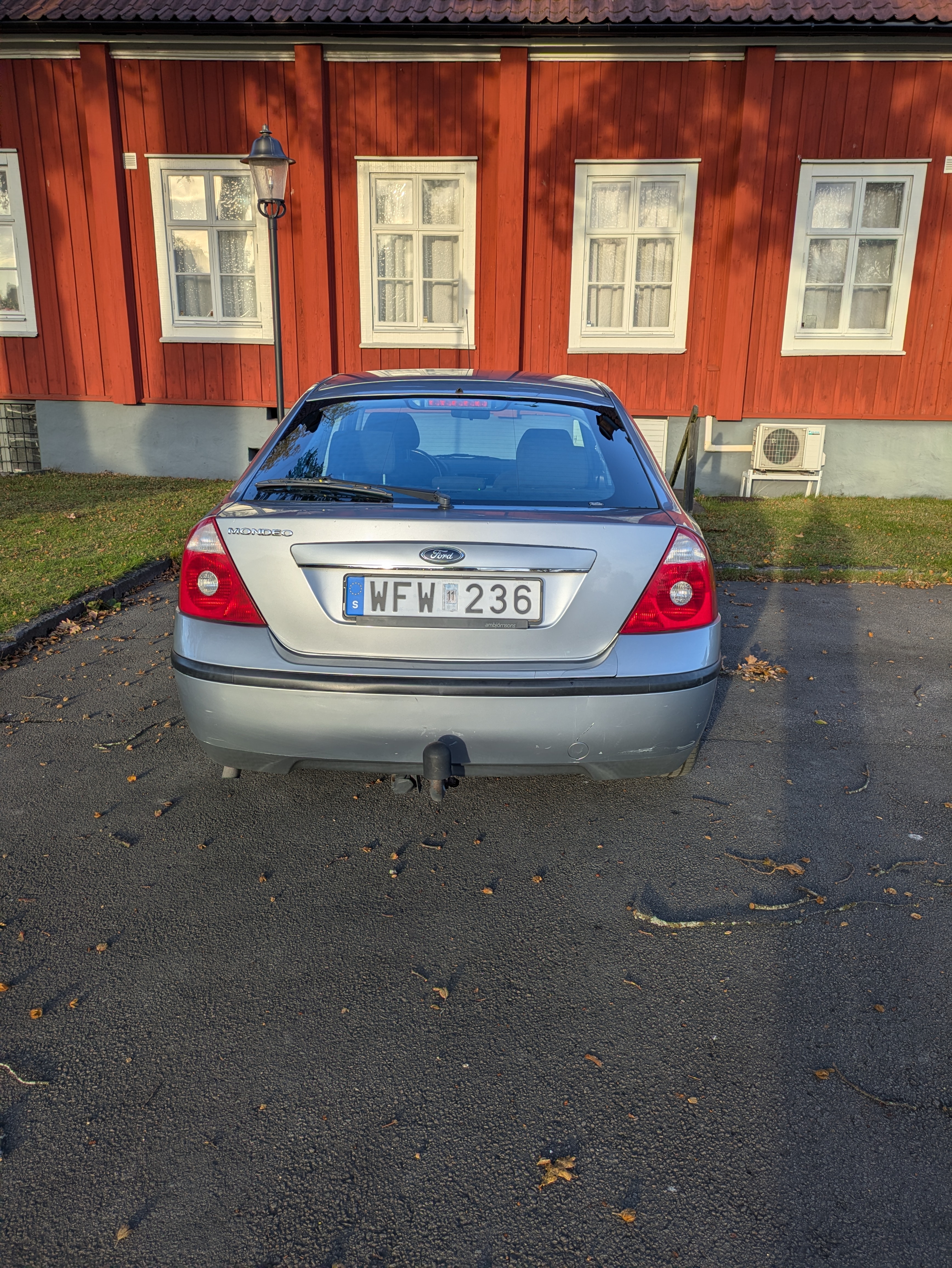 Ford Mondeo Halvkombi 2.0 Manuell 2005, bild 6/8