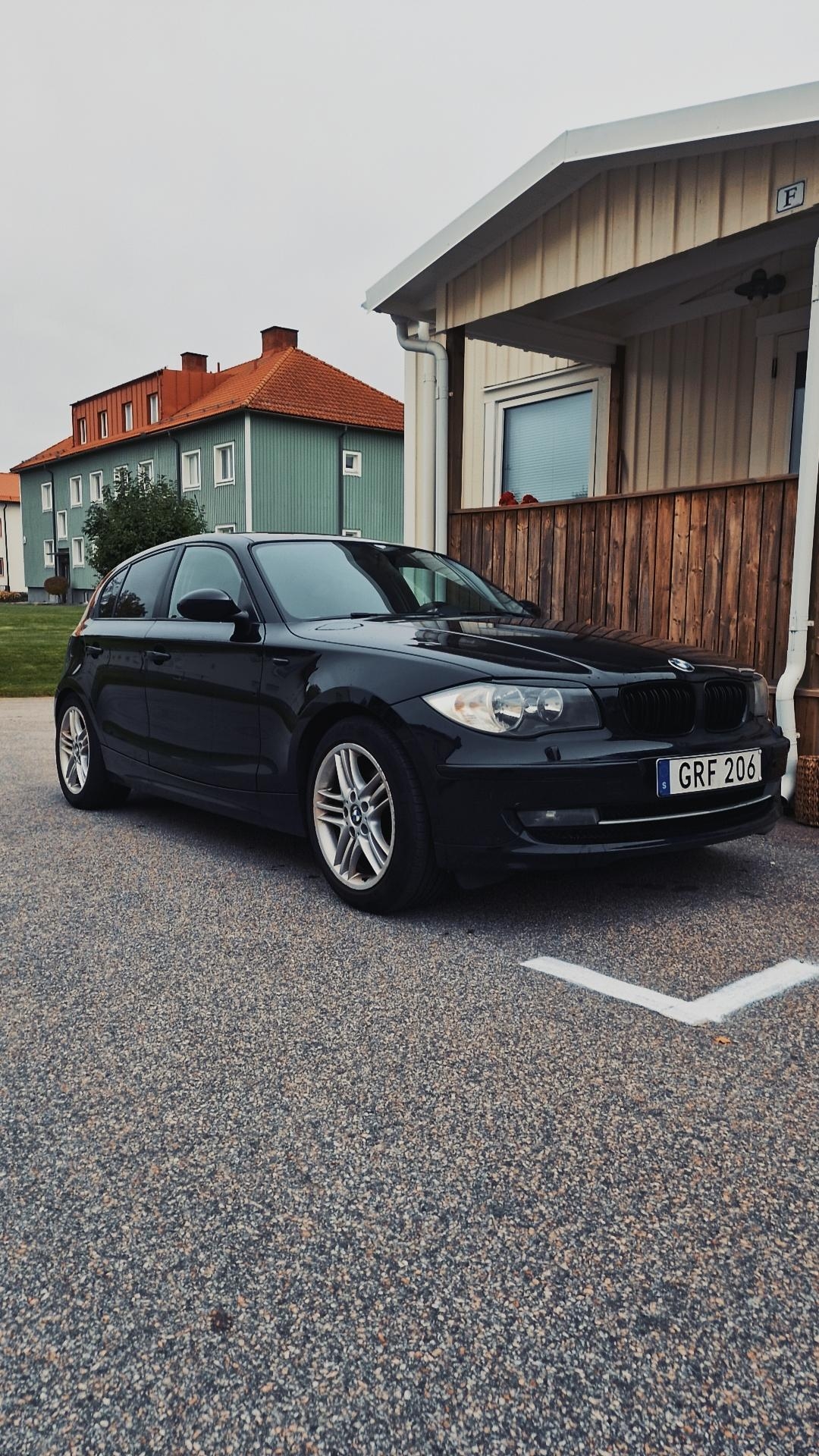 BMW 118 d 5-dörrars Steptronic 2008, bild 2/7