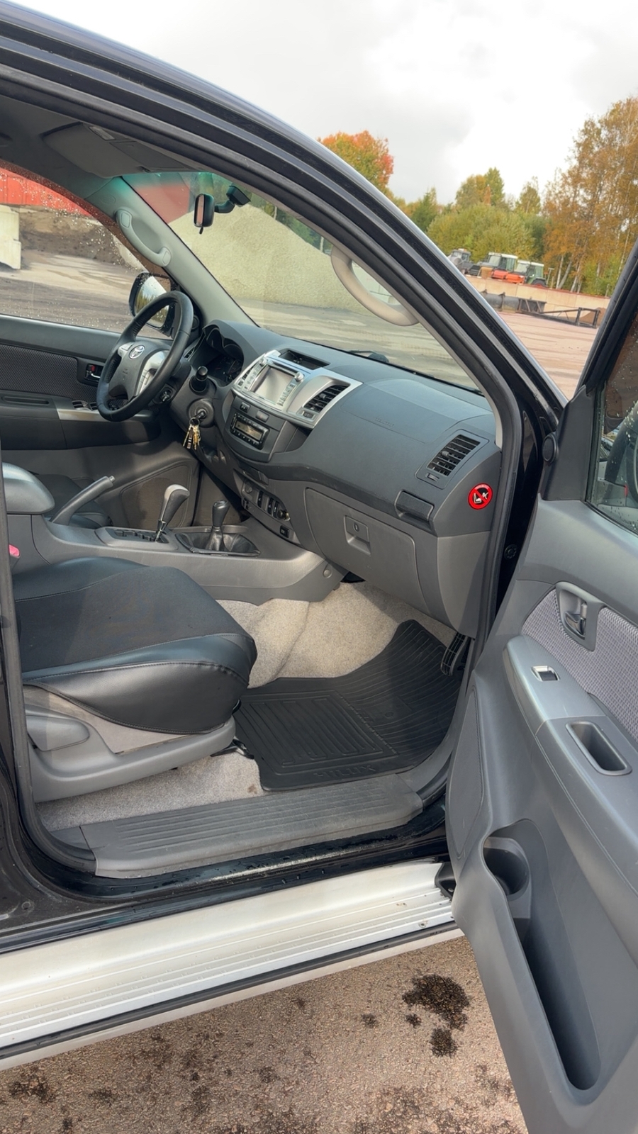 Toyota HiLux 2012, bild 8/8