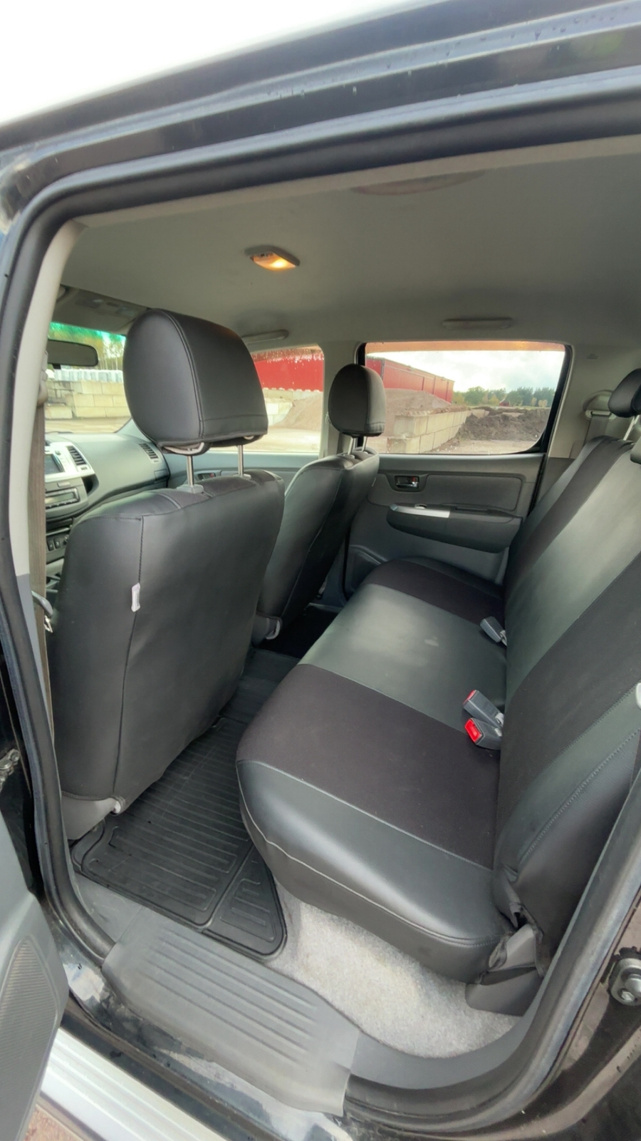 Toyota HiLux 2012, bild 5/8