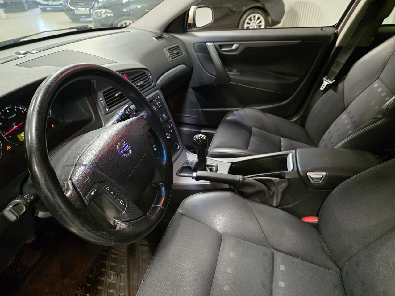 Volvo V70 2.4 Business 2006, kuva 6/9