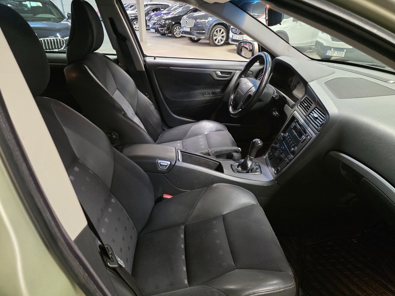 Volvo V70 2.4 Business 2006, kuva 7/9
