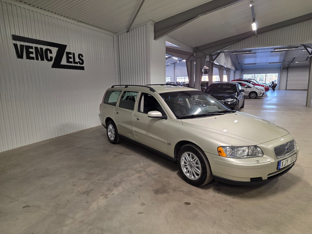 Volvo V70 2.4 Business 2006, kuva 2/9