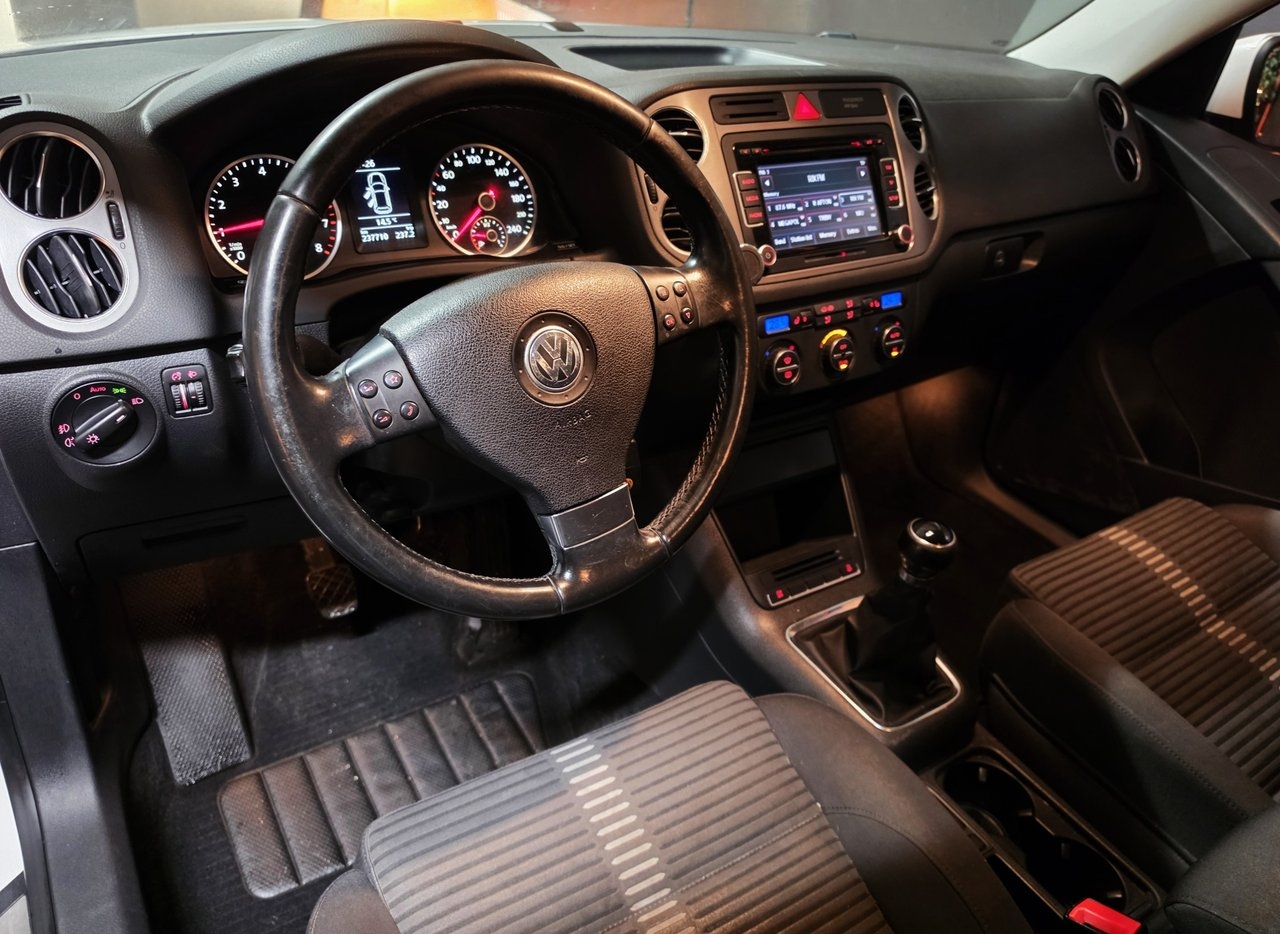 Volkswagen Tiguan 1.4 TSI Sport & Style 2010, bild 9/10