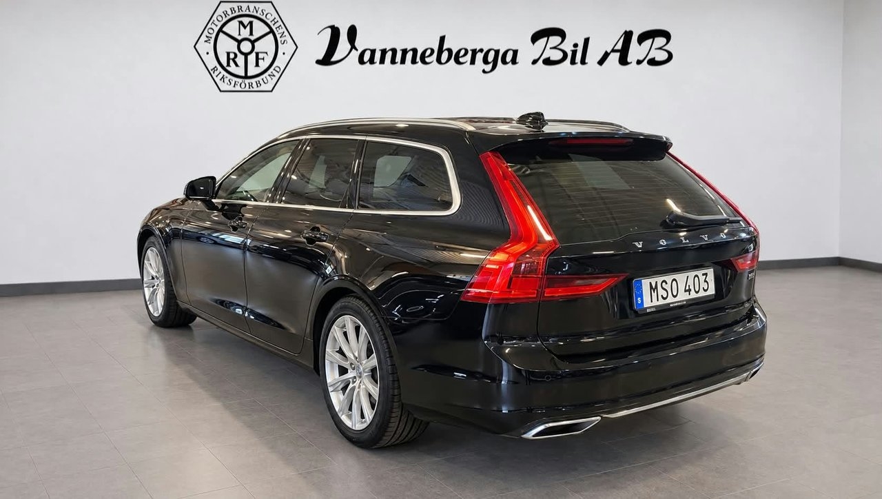 Volvo V90 T4 Momentum Advanced 2020, kuva 3/8