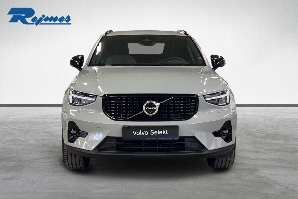 Volvo XC40 B3 FWD Bensin Plus Dark 2025, bild 4/10