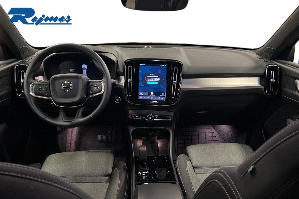 Volvo XC40 B3 FWD Bensin Plus Dark 2025, bild 6/10