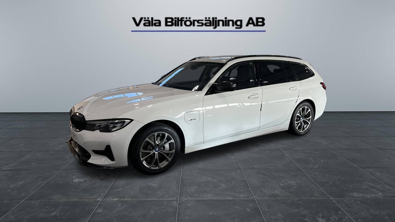 BMW 330e