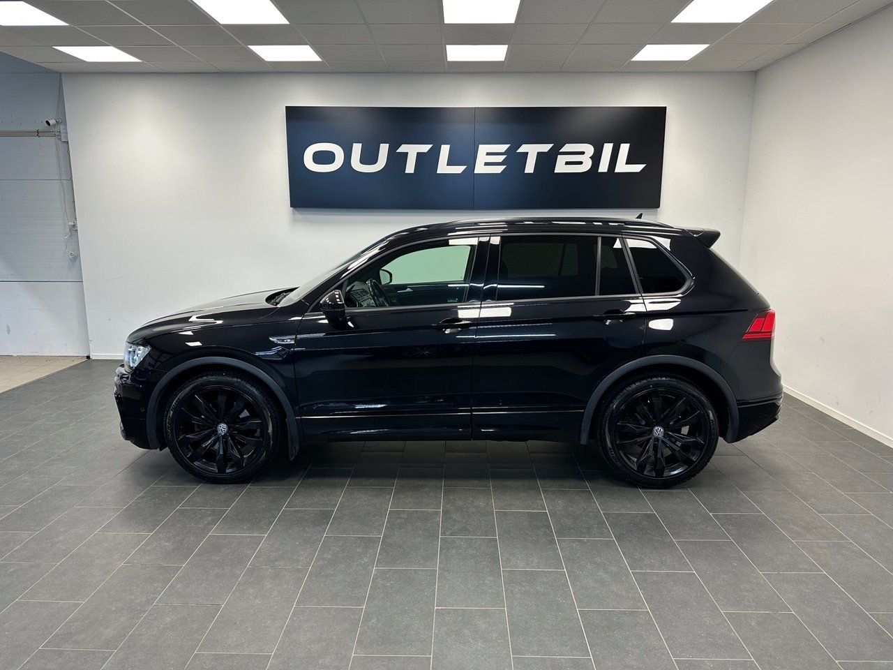 Volkswagen Tiguan 2.0 TSI R-Line 2020, bild 2/10