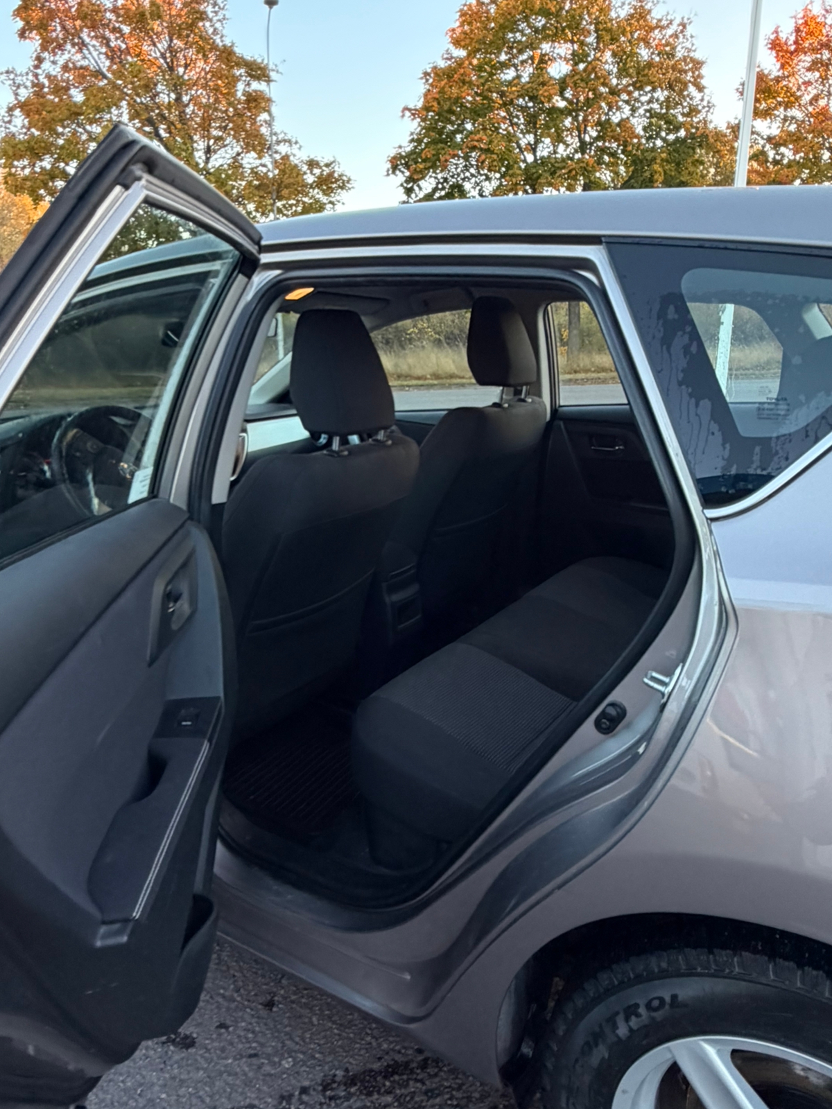 Toyota Auris Hybrid e-CVT 2013, bild 3/7