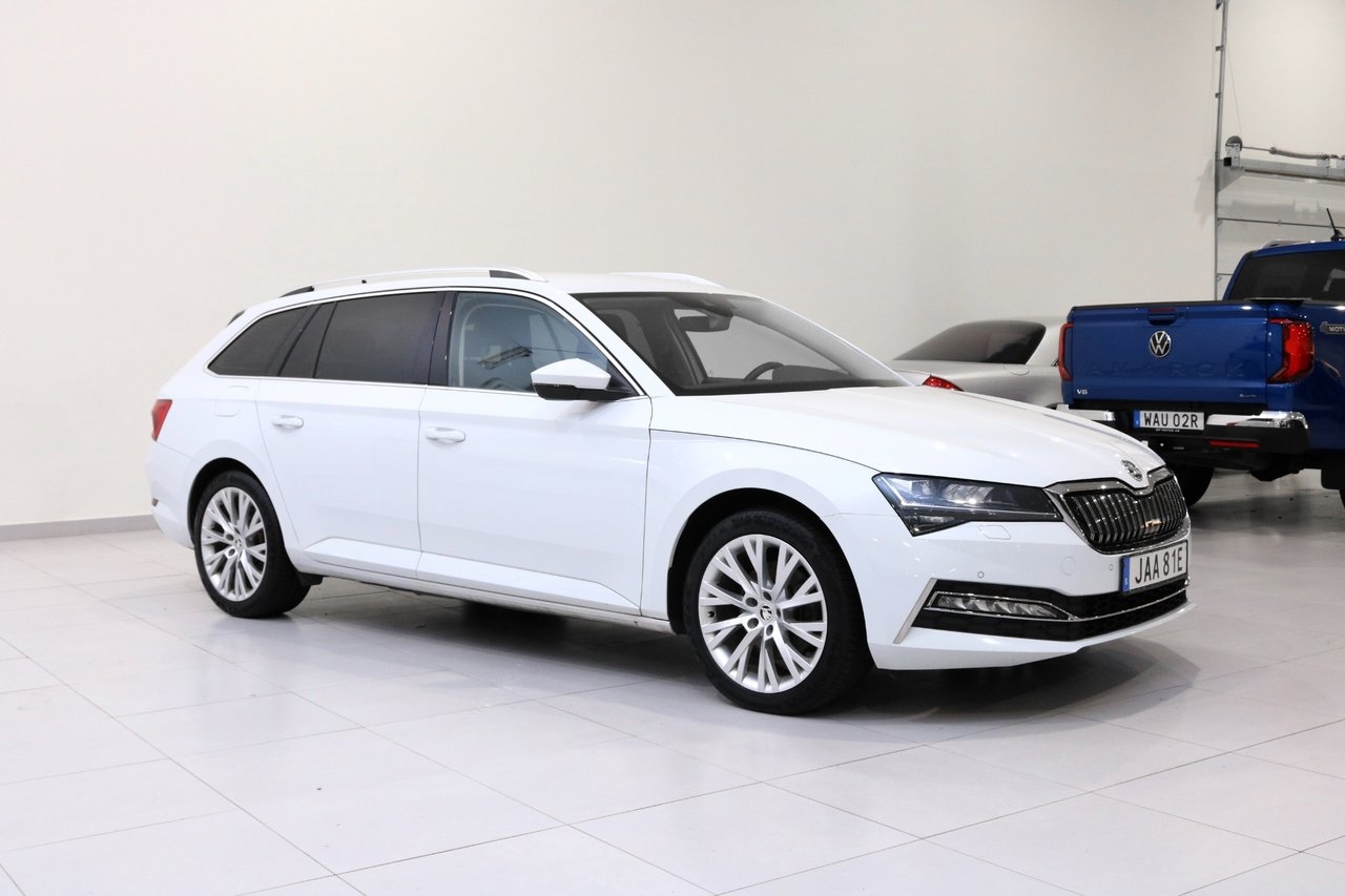 Skoda Superb 2023, bild 2/10