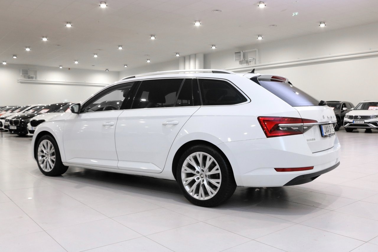 Skoda Superb 2023, bild 5/10