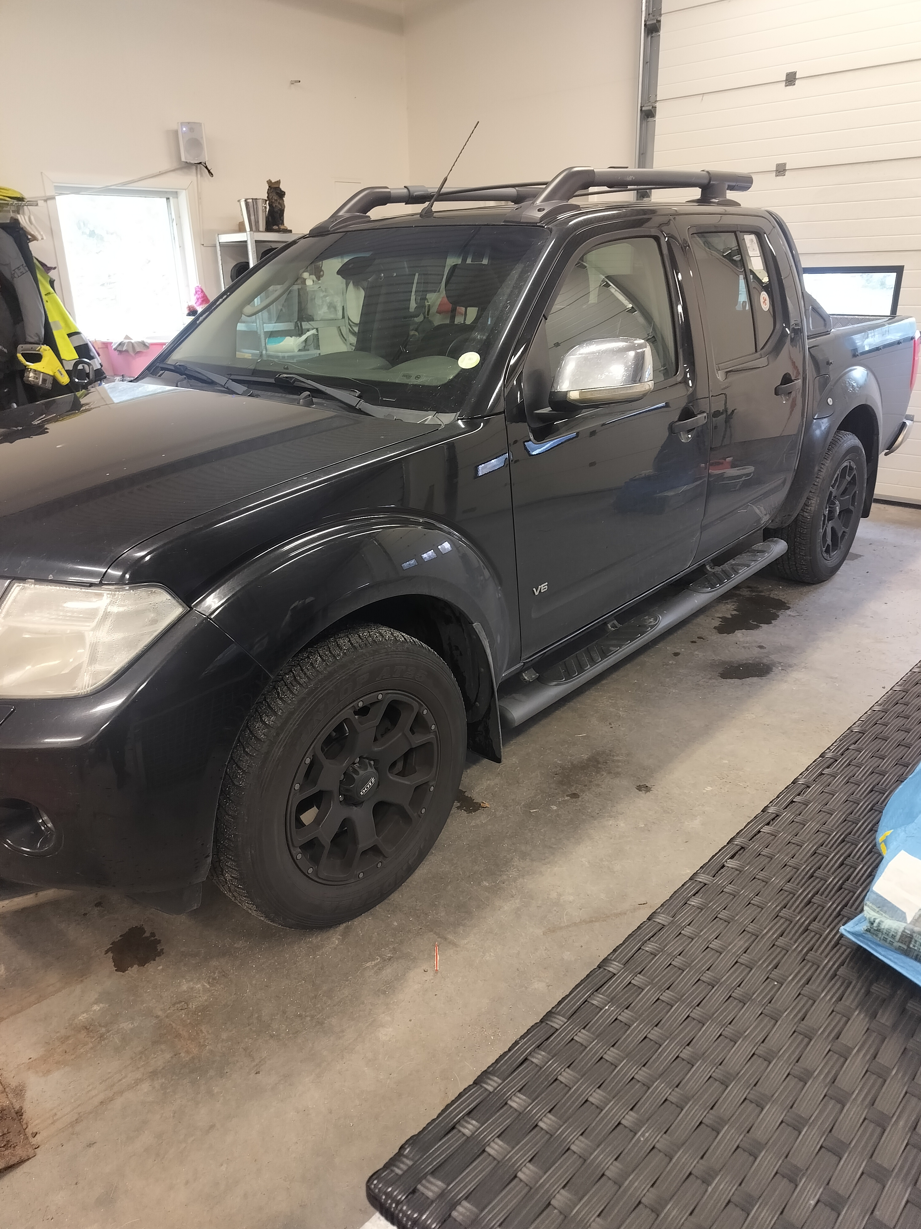 Nissan Navara 3.0 dCi 2013, bild 2/5
