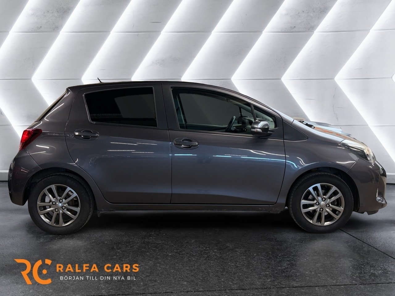 Toyota Yaris 2015, bild 5/10