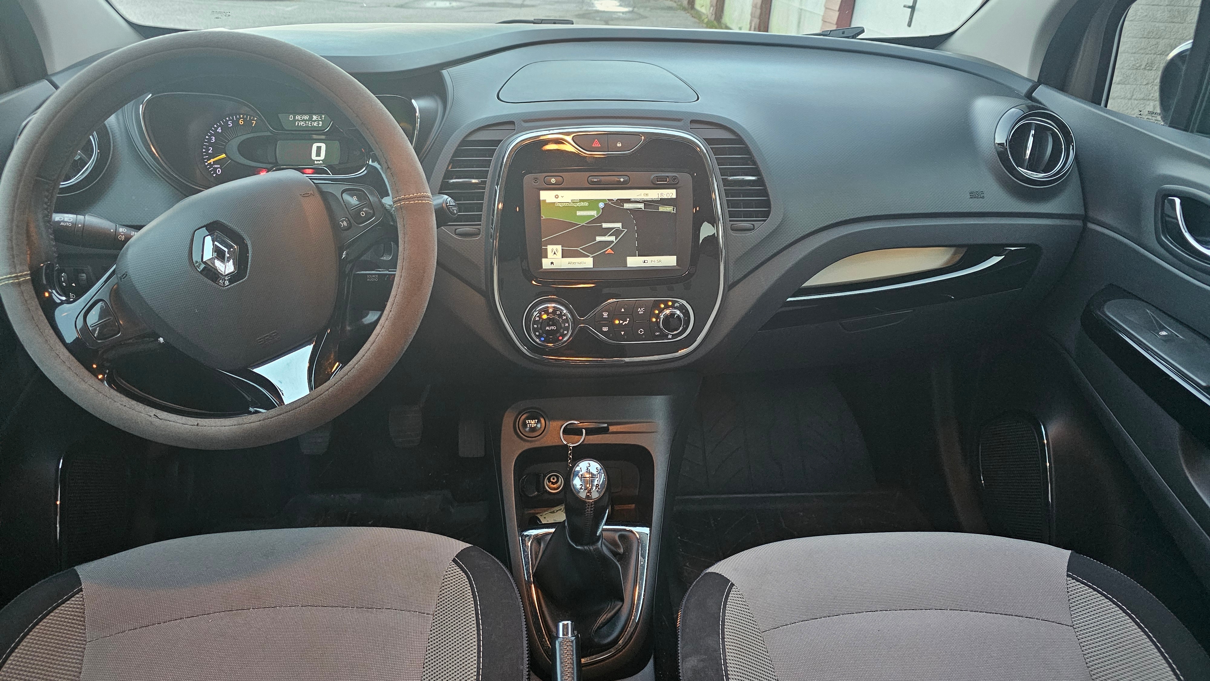Renault Captur 0.9 TCe Manuell 2016, bild 2/5