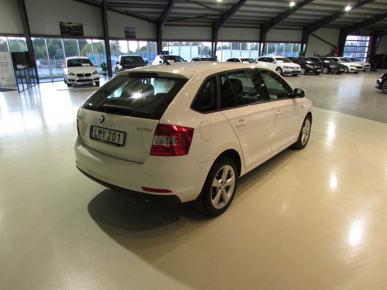 Skoda Rapid 2015, bild 5/10