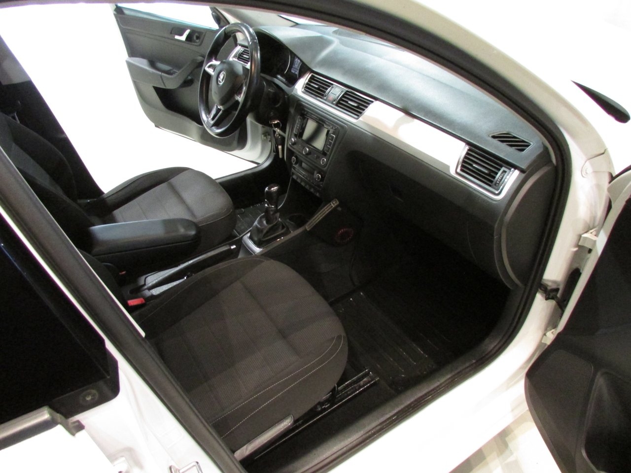 Skoda Rapid 2015, bild 10/10