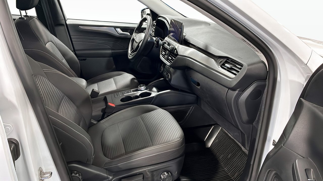 Ford Kuga 2.5 Plugin-Hybrid Titanium 2024, photo 3/18