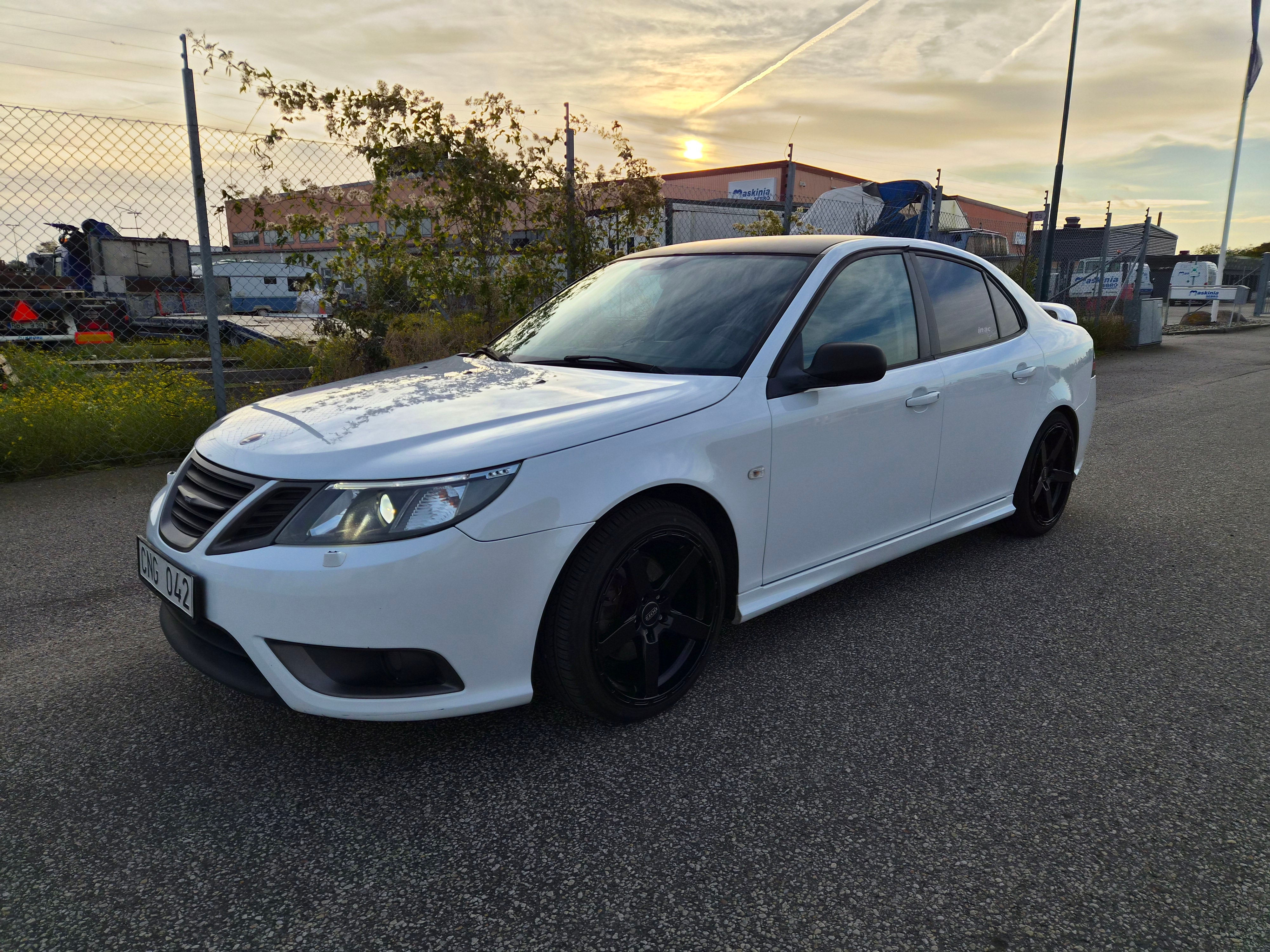 Saab 9-3 1.9 TTiD 2011, photo 2/10