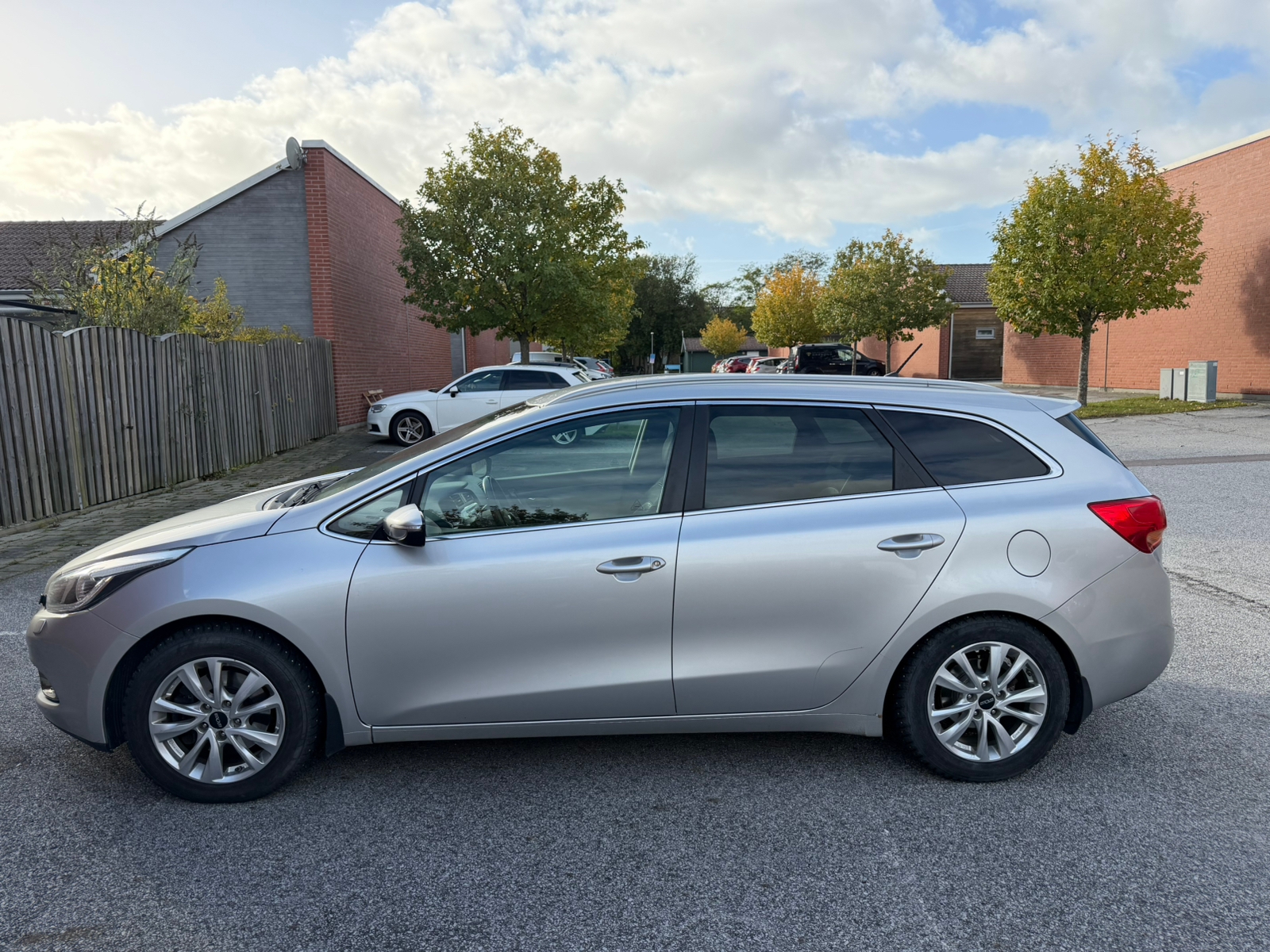 Kia Ceed 1.6 CRDi 128 2015, bild 2/9