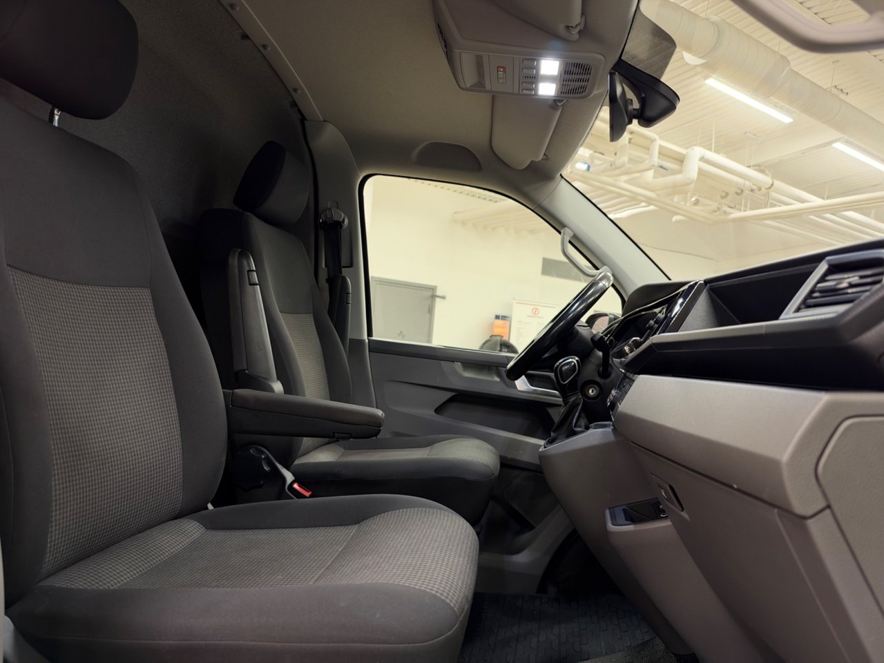 Volkswagen Transporter 2.0 TDI 2020, bild 6/10