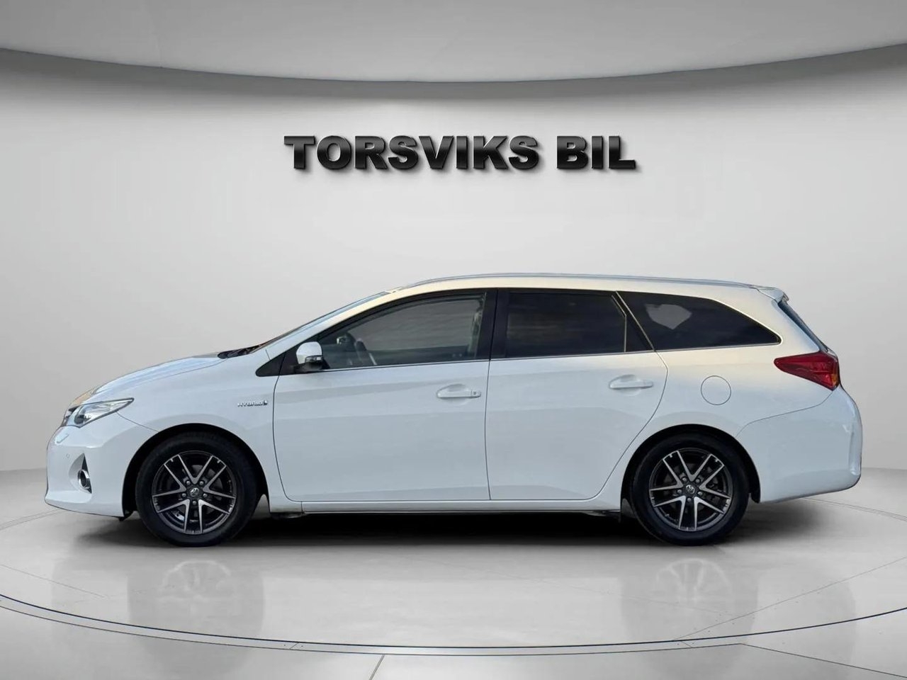 Toyota Auris 2015, bild 2/10