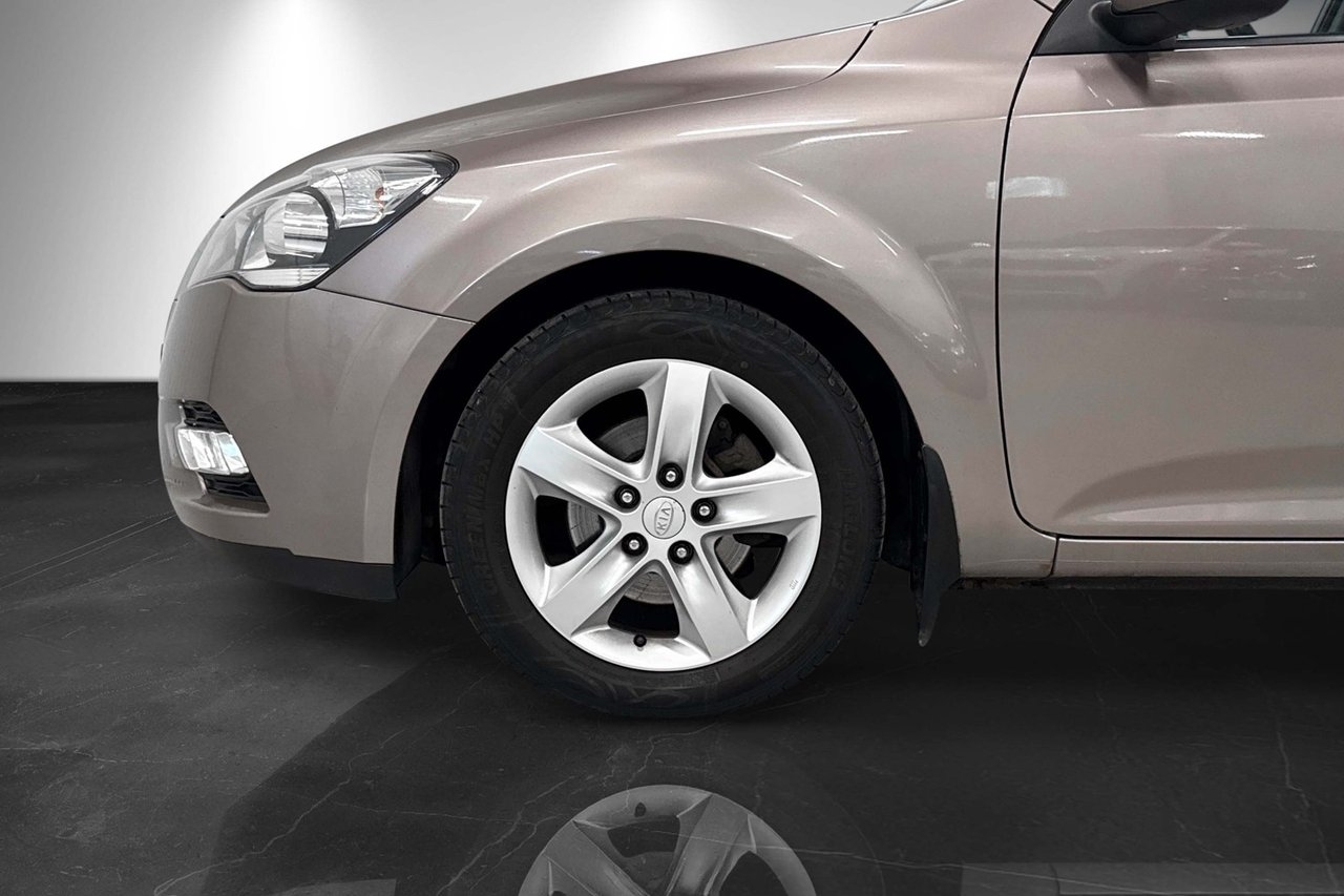 Kia Ceed cee'd_sw 1.6 CRDi ECO 2011, bild 3/10