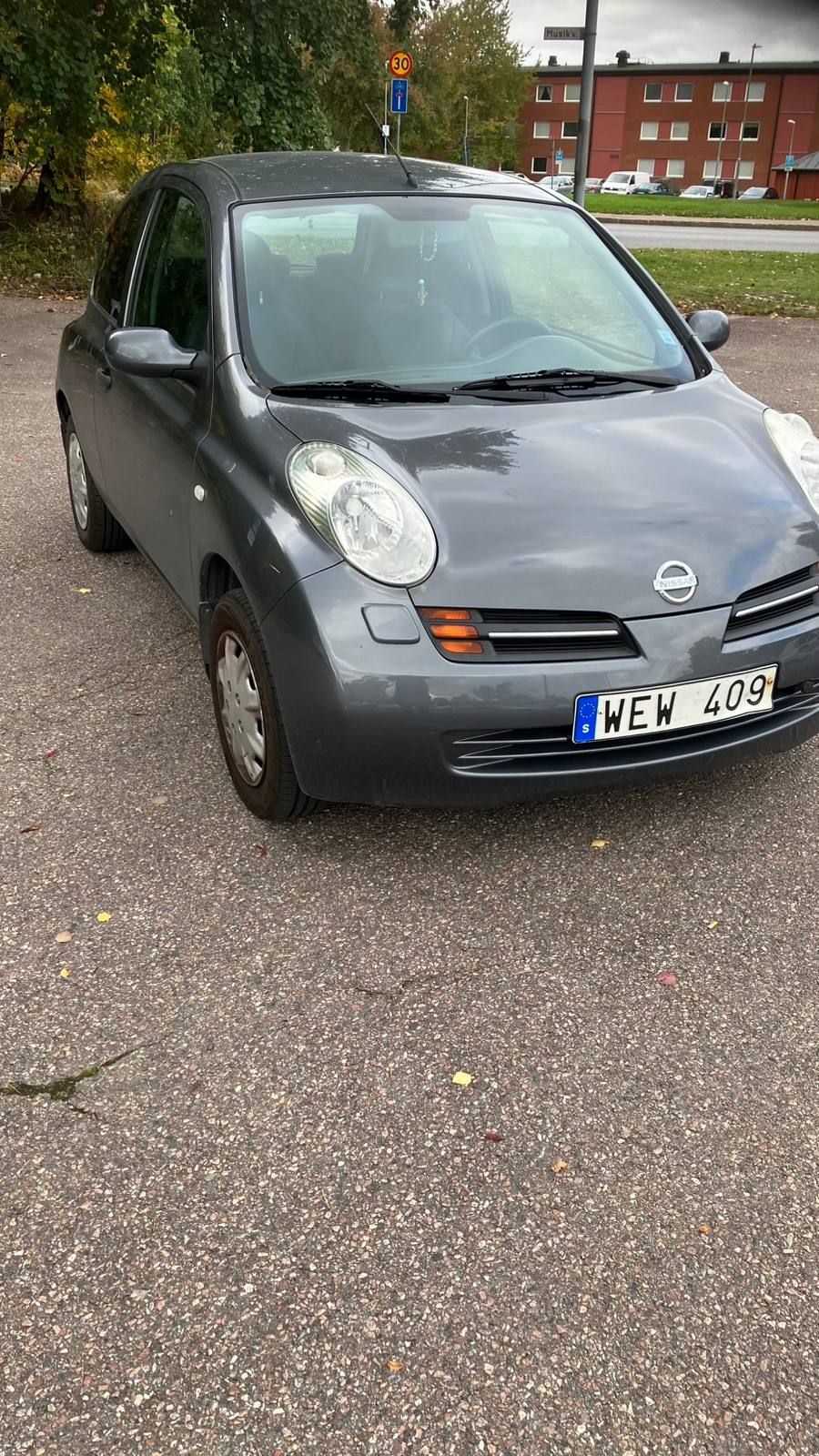 Nissan Micra 3-dörrar 1.2 Manuell 2004, bild 2/5