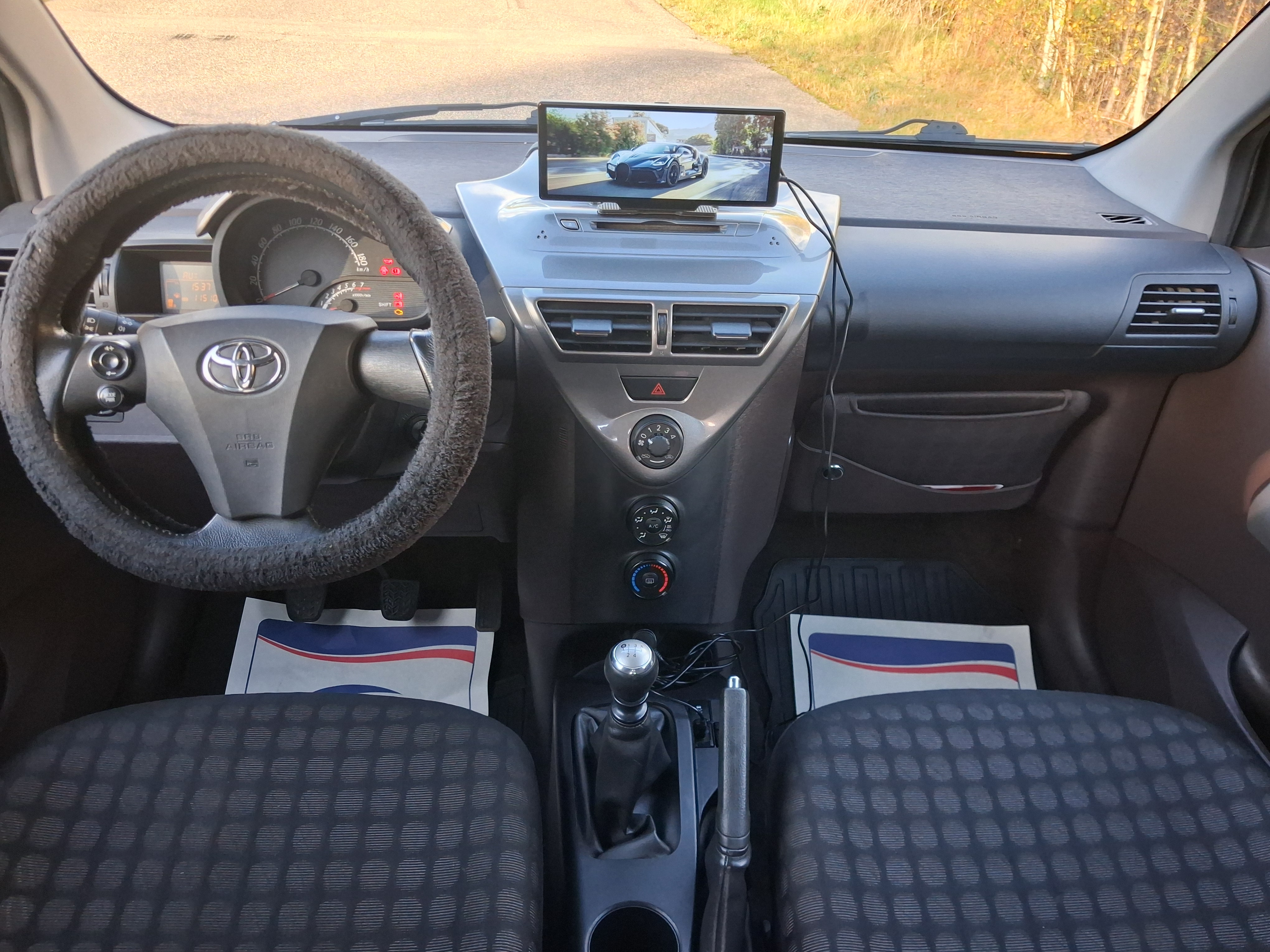 Toyota IQ 1.0 VVT-i Manuell 2009, bild 6/7