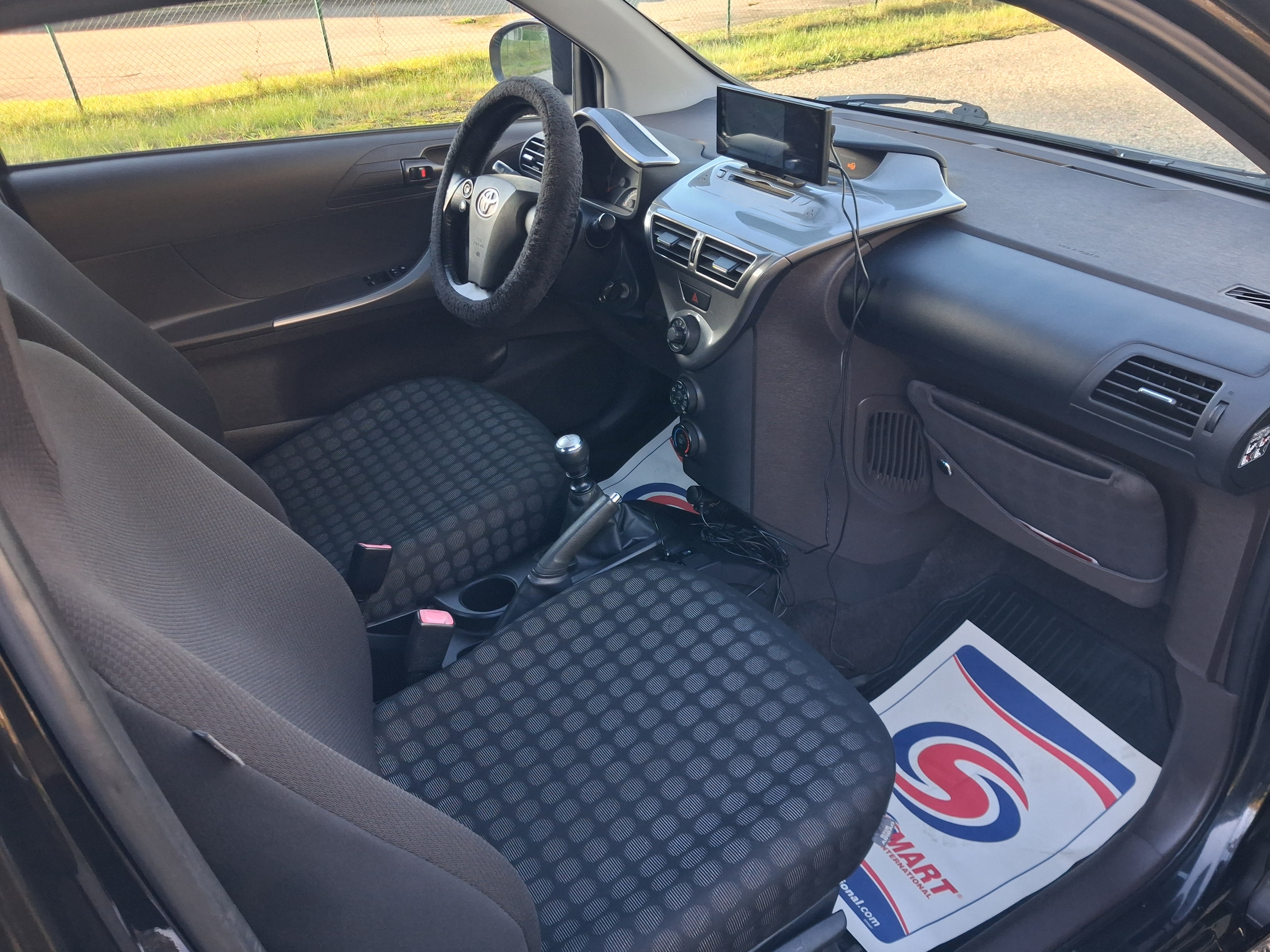 Toyota IQ 1.0 VVT-i Manuell 2009, bild 5/7