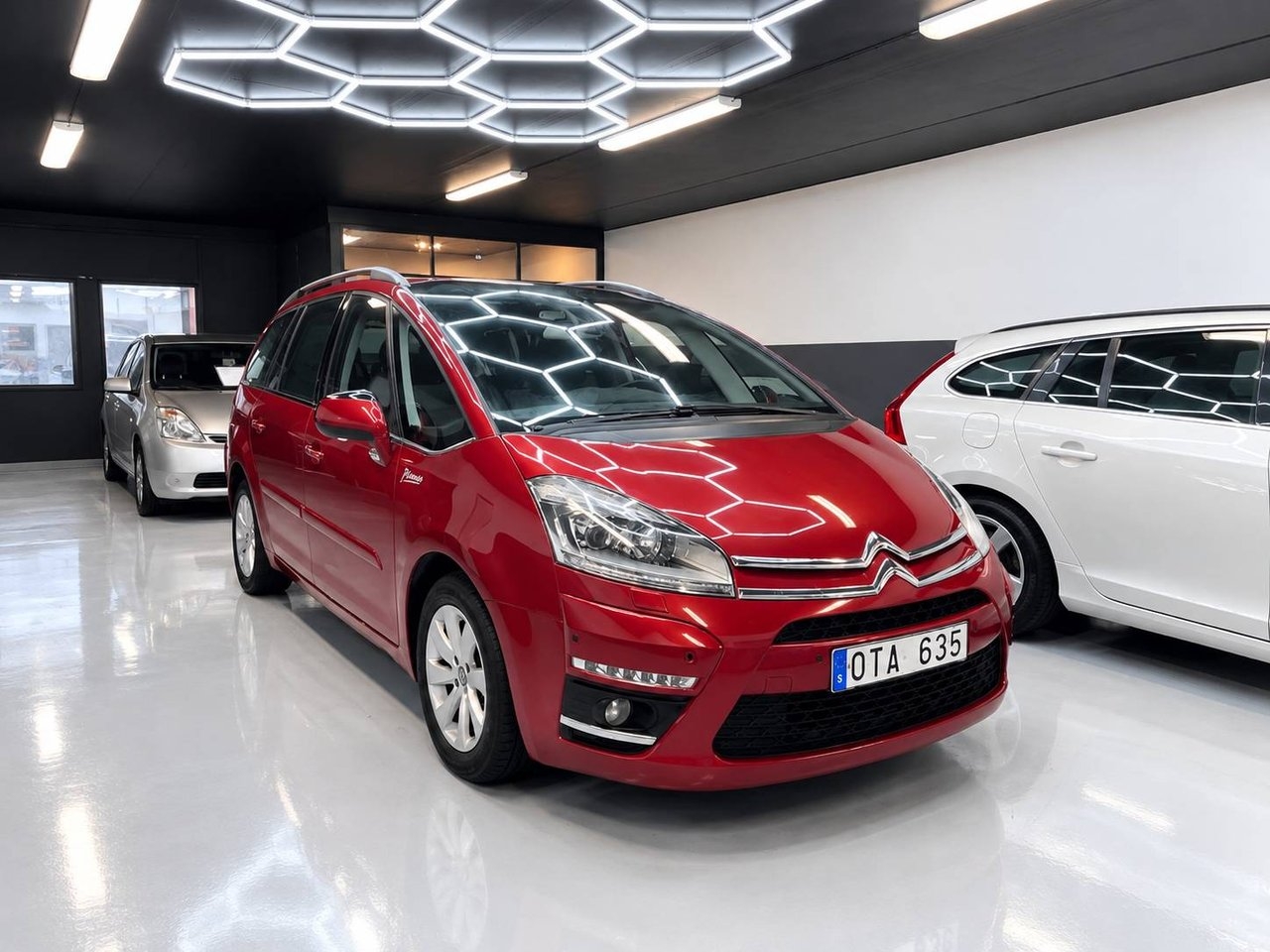 Citroen Grand C4 Picasso e-HDi 110 FAP 2011, bild 2/10