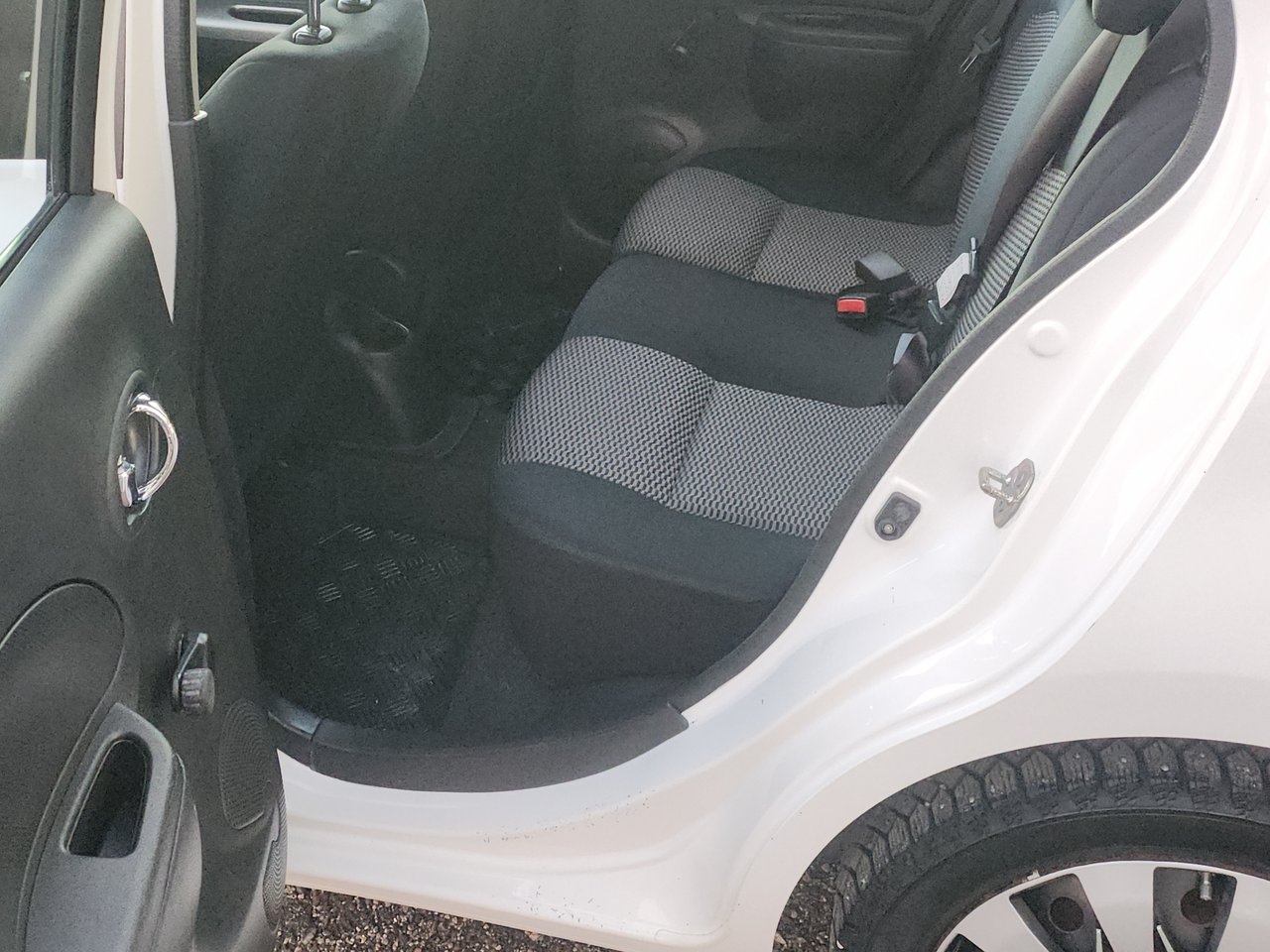 Nissan Micra 1.2 Bensin 2015, bild 5/10