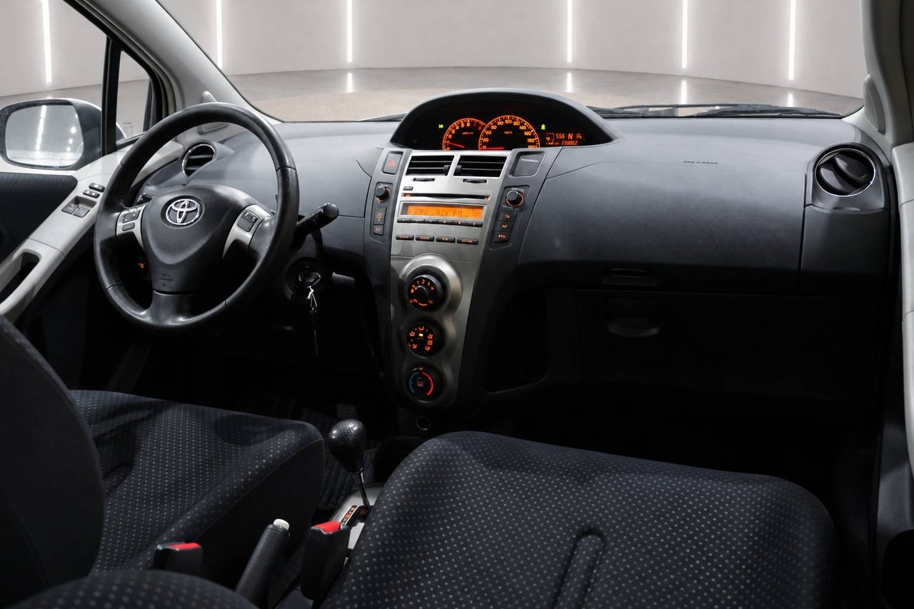 Toyota Yaris 2010, bild 7/15