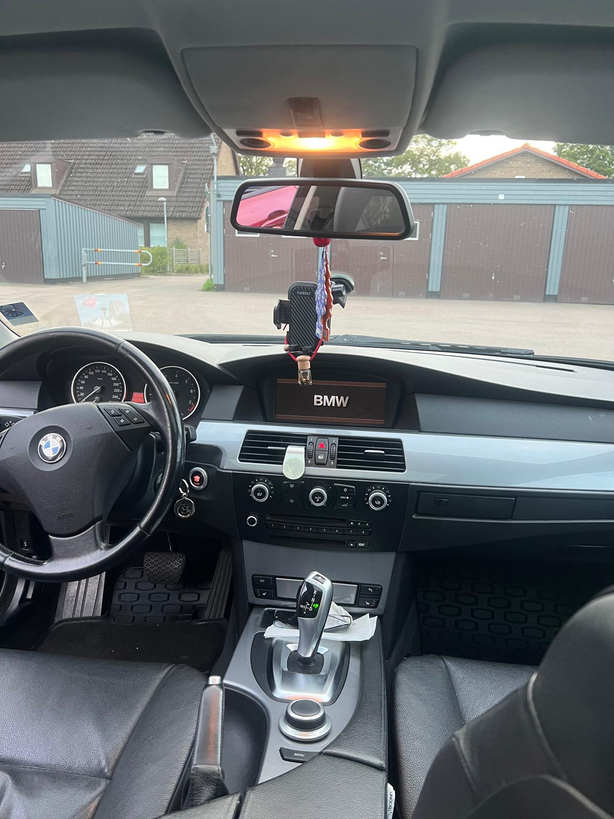 BMW 525i 2009, bild 5/6