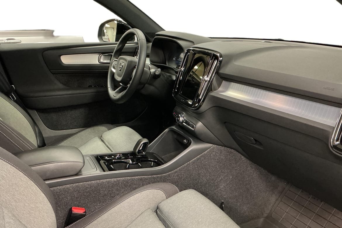Volvo XC40 B3 FWD Bensin Plus Dark 2025, bild 7/10