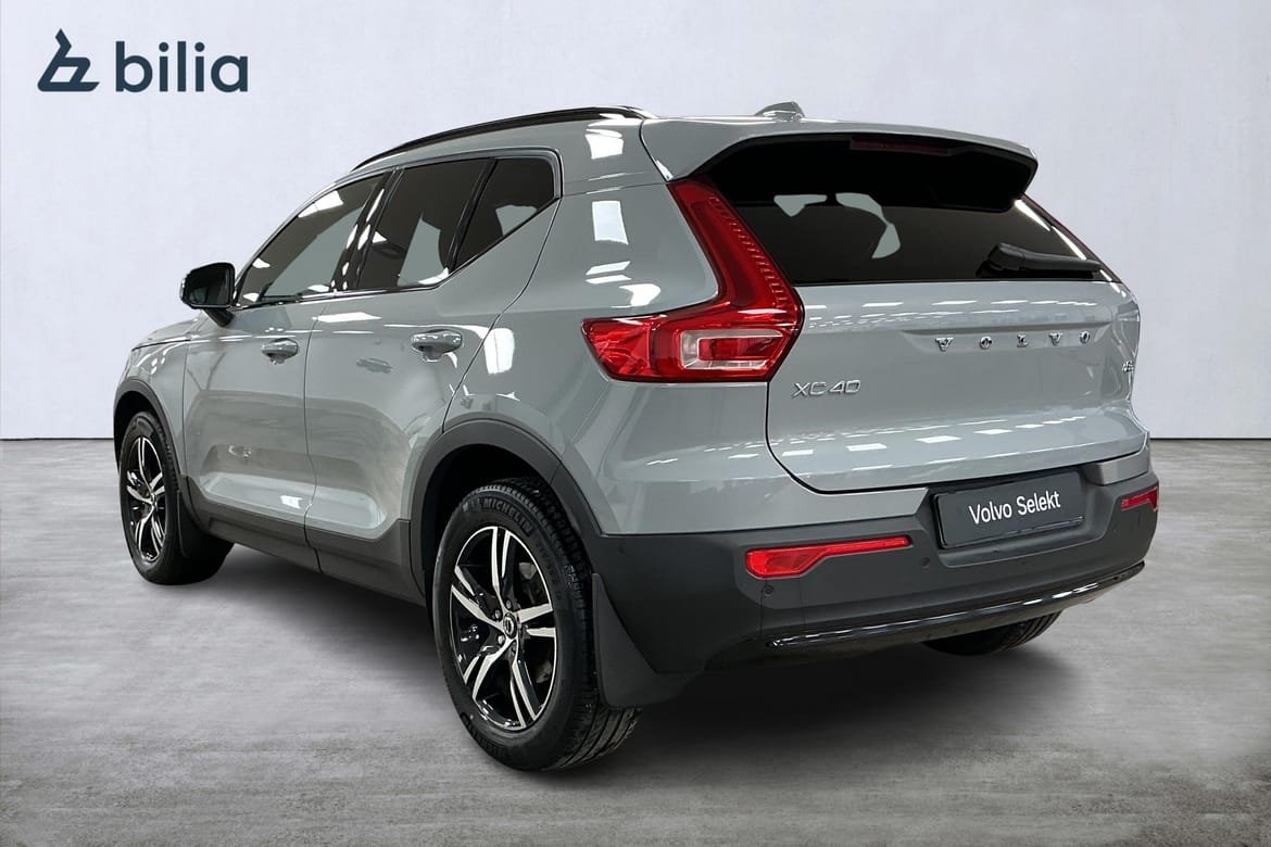 Volvo XC40 B3 FWD Bensin Plus Dark 2025, bild 2/10