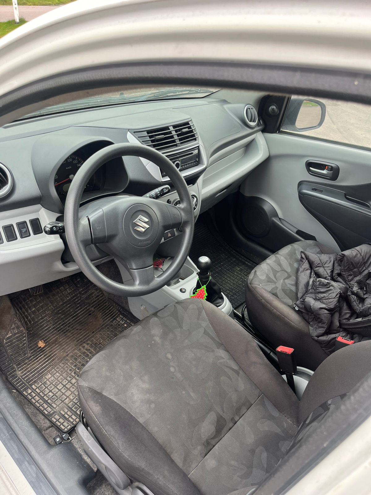 Suzuki Alto 1.0 DOHC 12V VVT Manuell 2011, bild 5/5