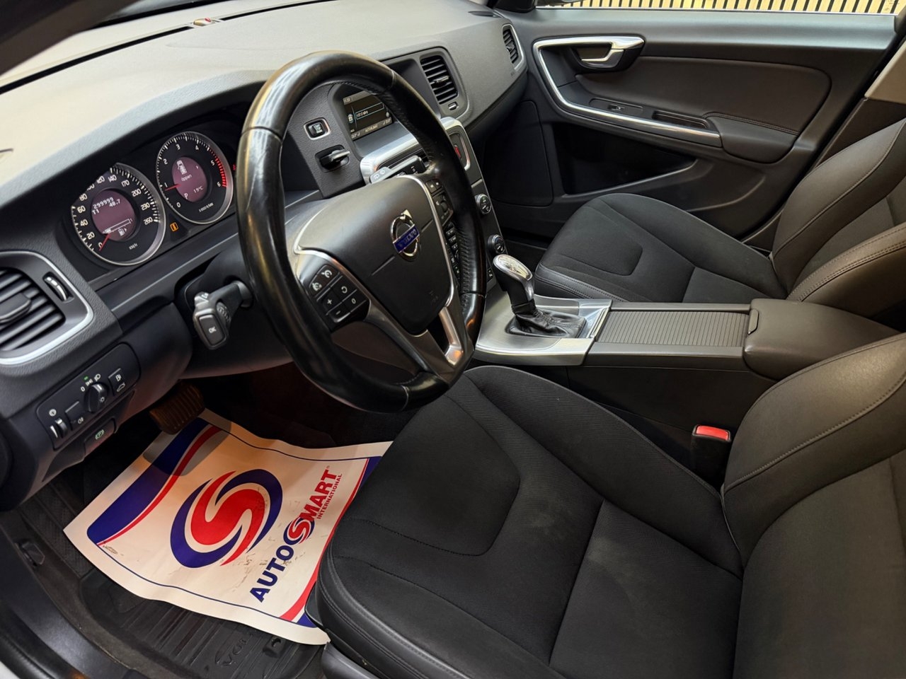 Volvo V60 Momentum 2013, bild 7/10