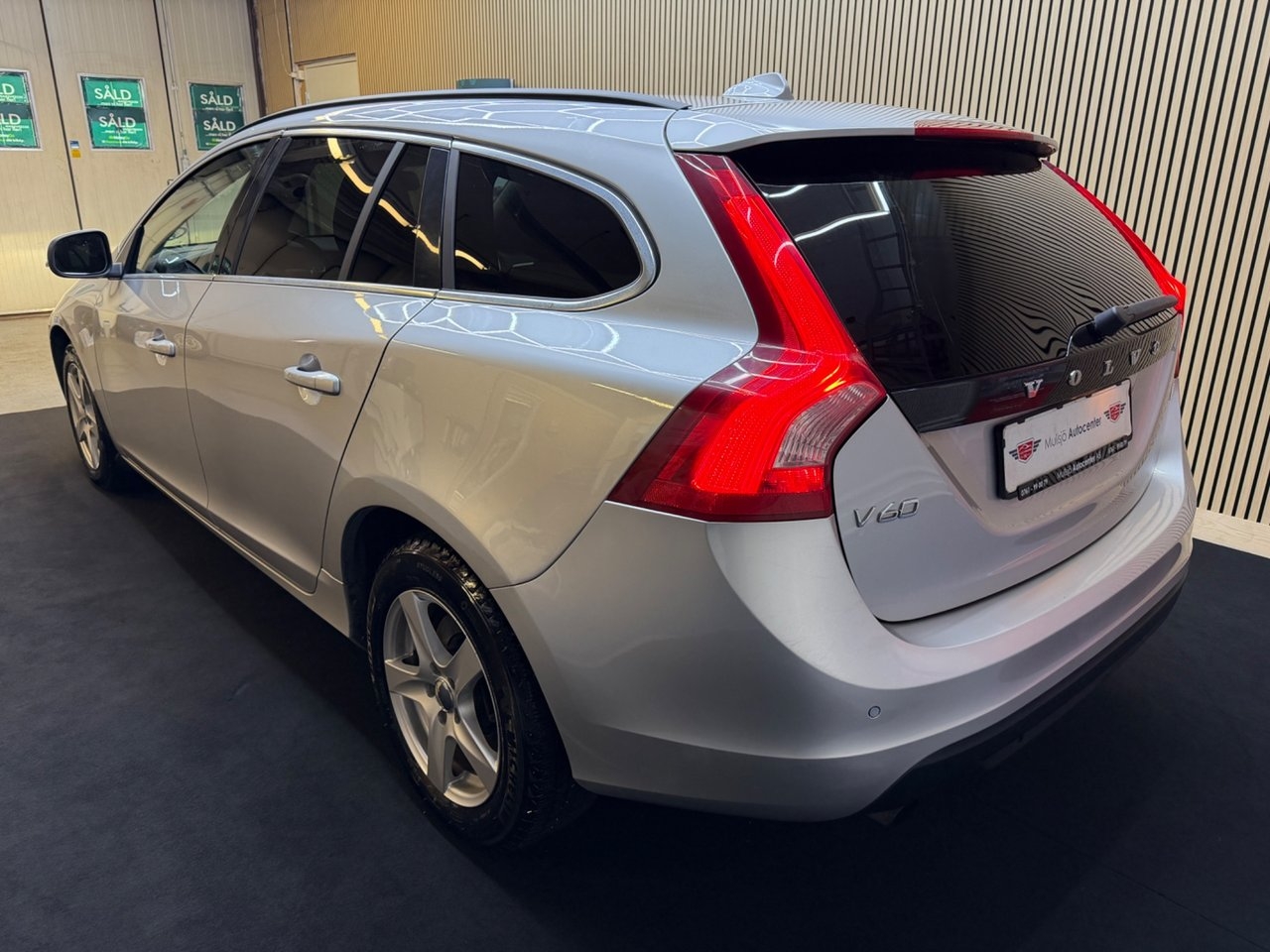 Volvo V60 Momentum 2013, bild 3/10