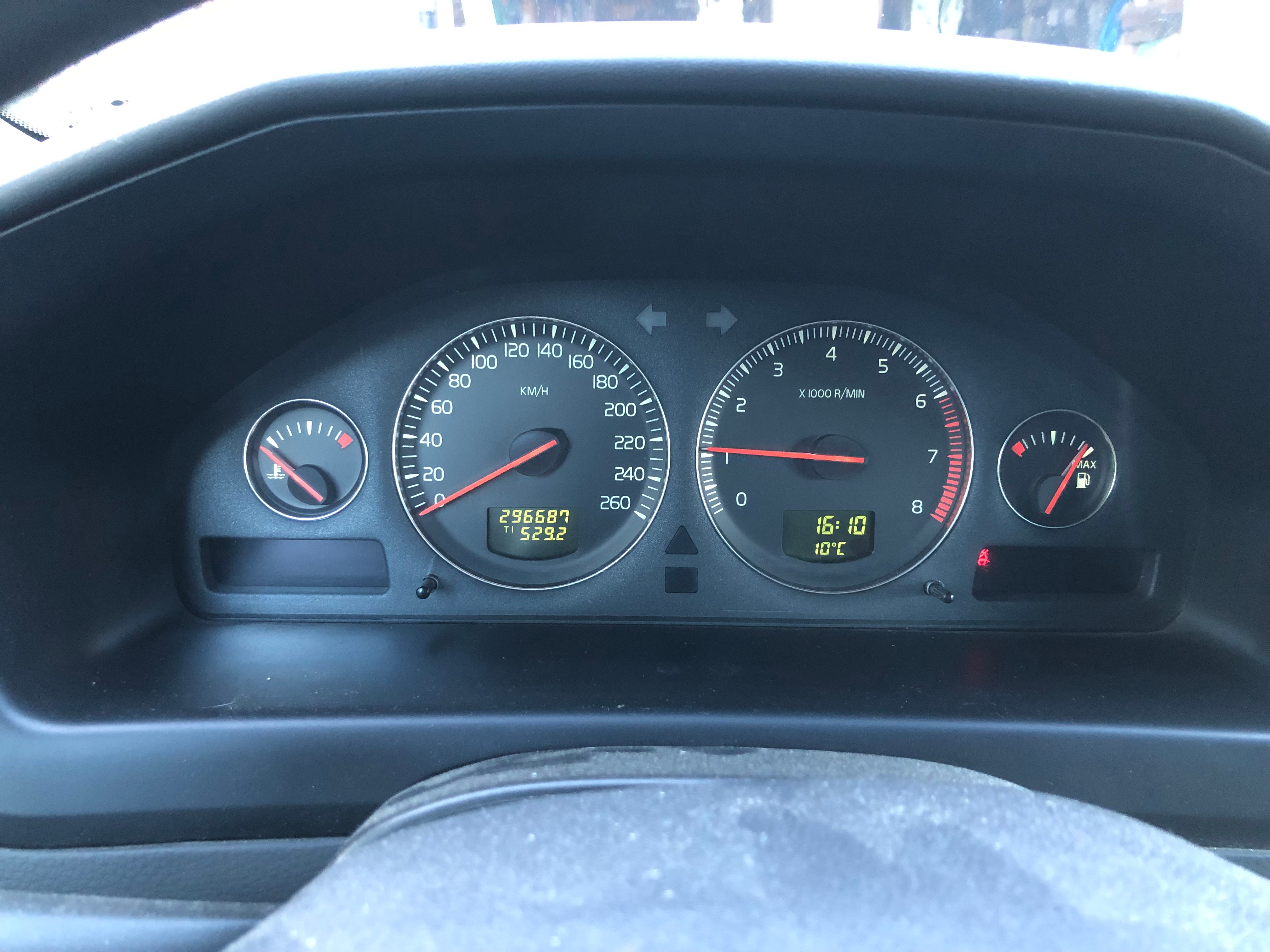 Volvo V70 2.4 2004, kuva 4/10