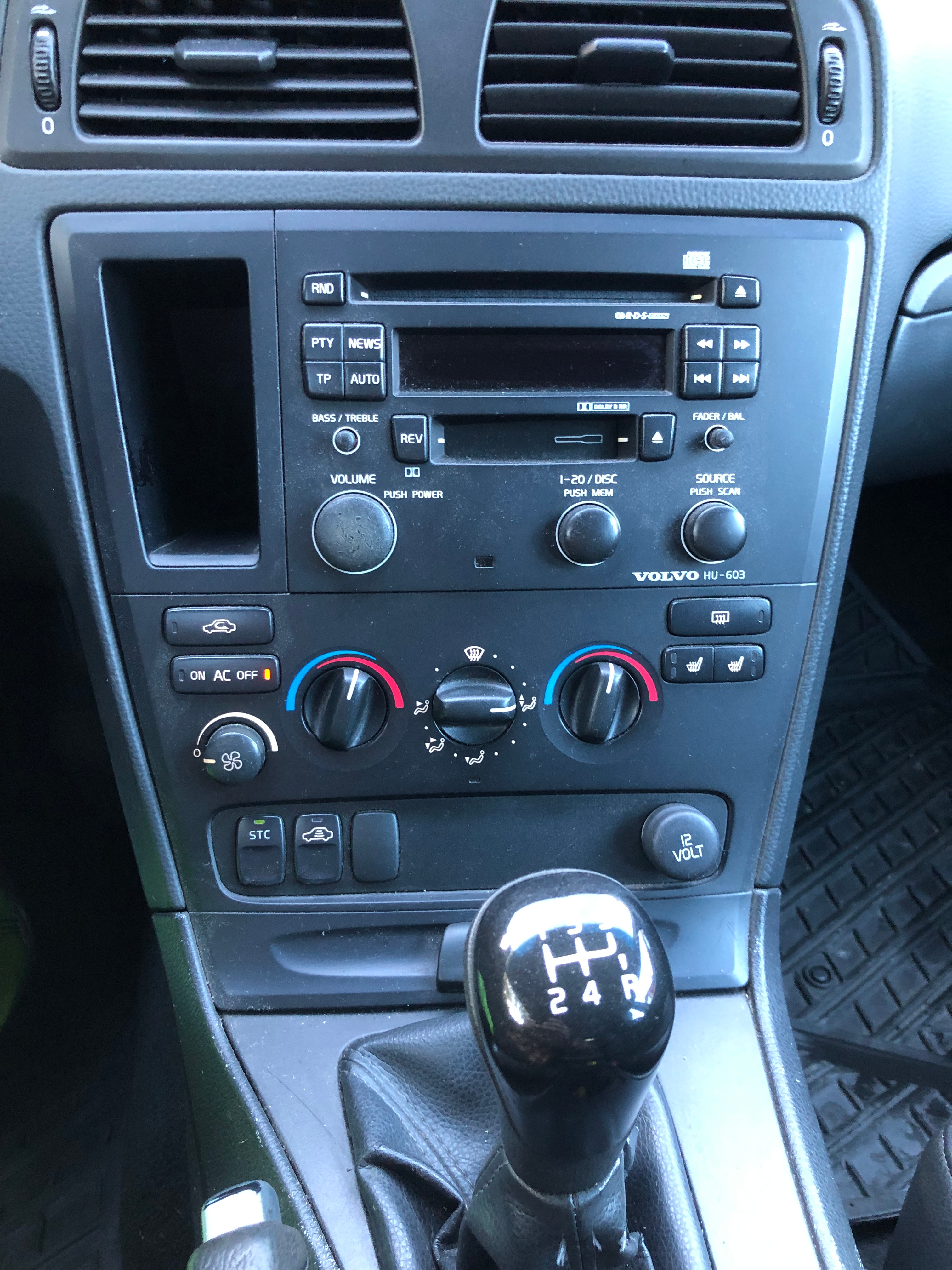 Volvo V70 2.4 2004, kuva 2/10