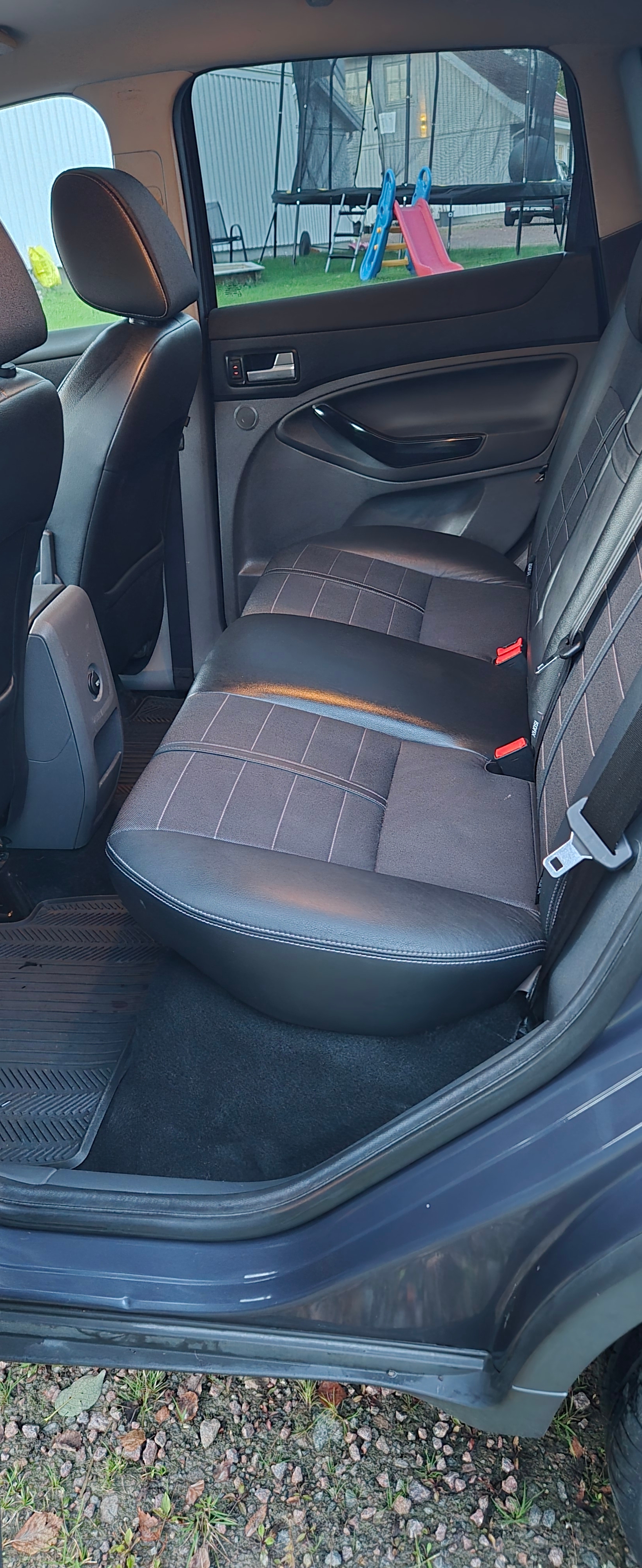 Ford Kuga 2.0 TDCi DPF 2012, kuva 7/10
