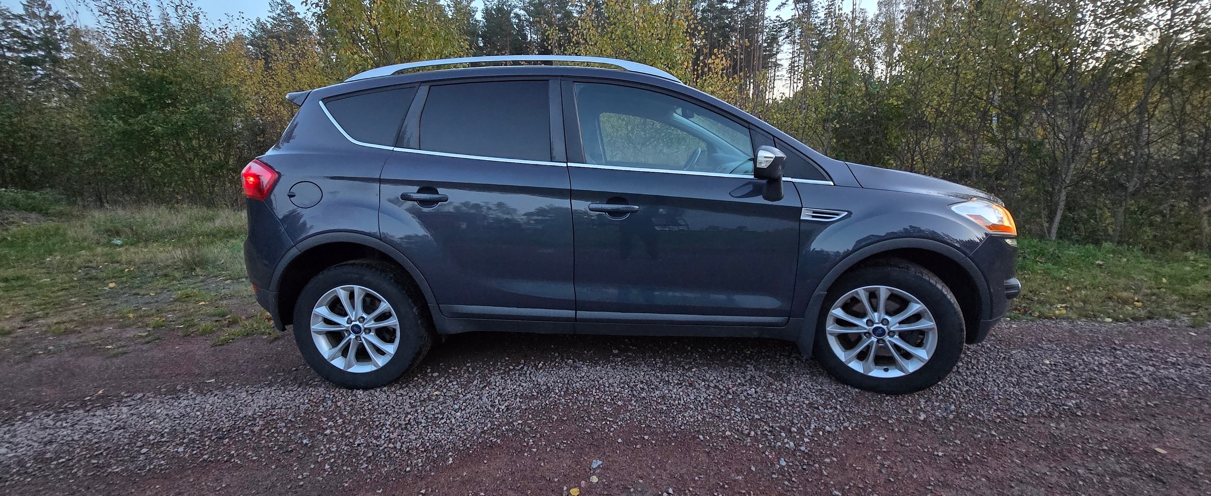 Ford Kuga 2.0 TDCi DPF 2012, kuva 2/10