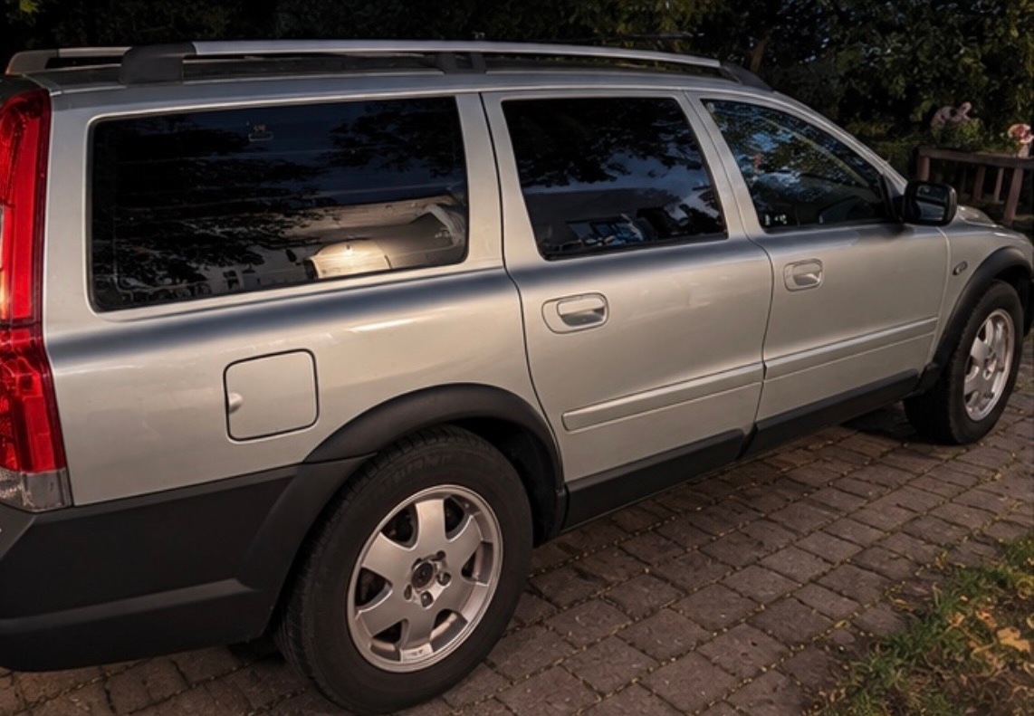 Volvo XC70 2.5T 2004, bild 2/7